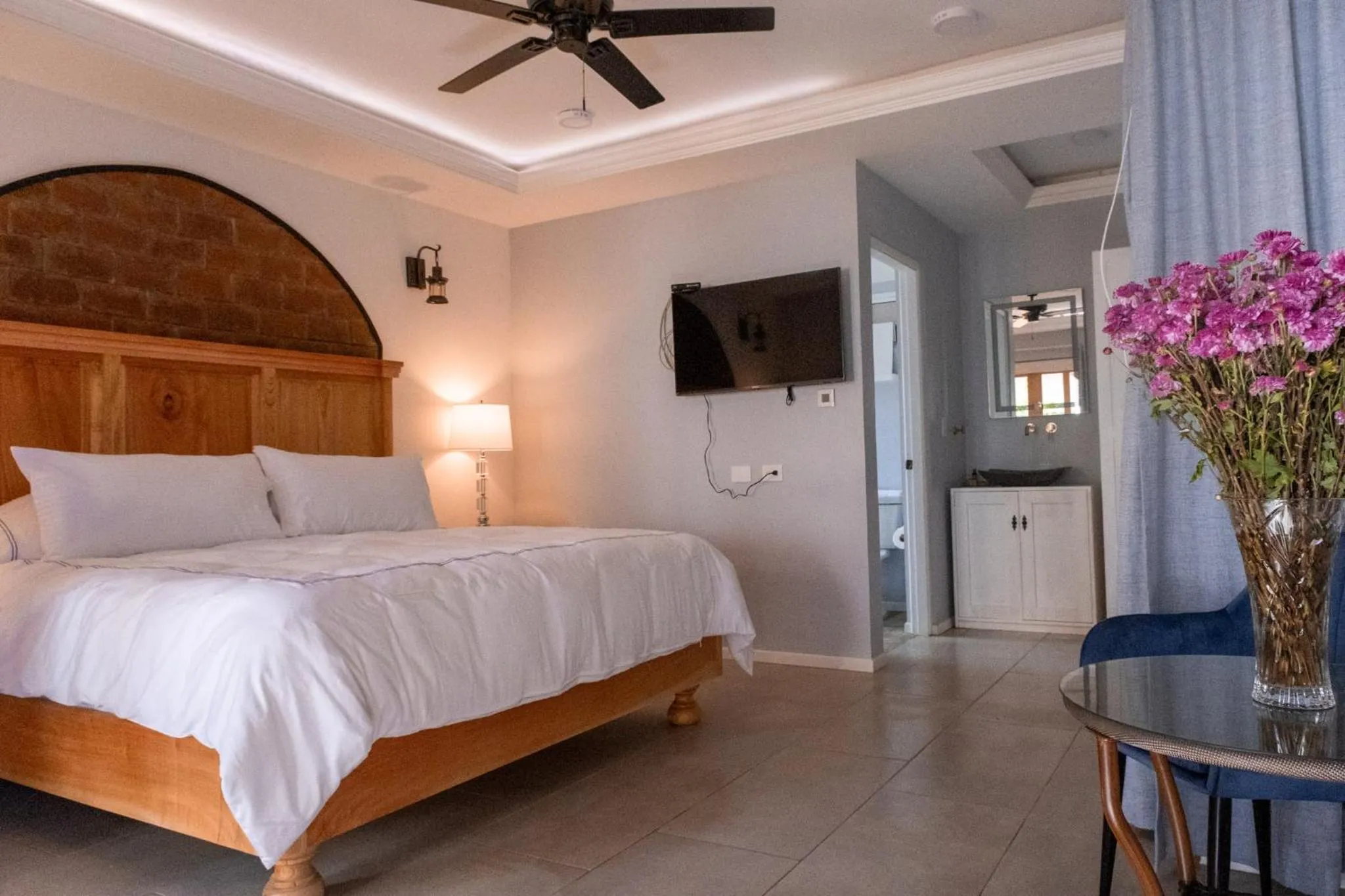 Photo of the whole room, Bed in Hacienda Valentino