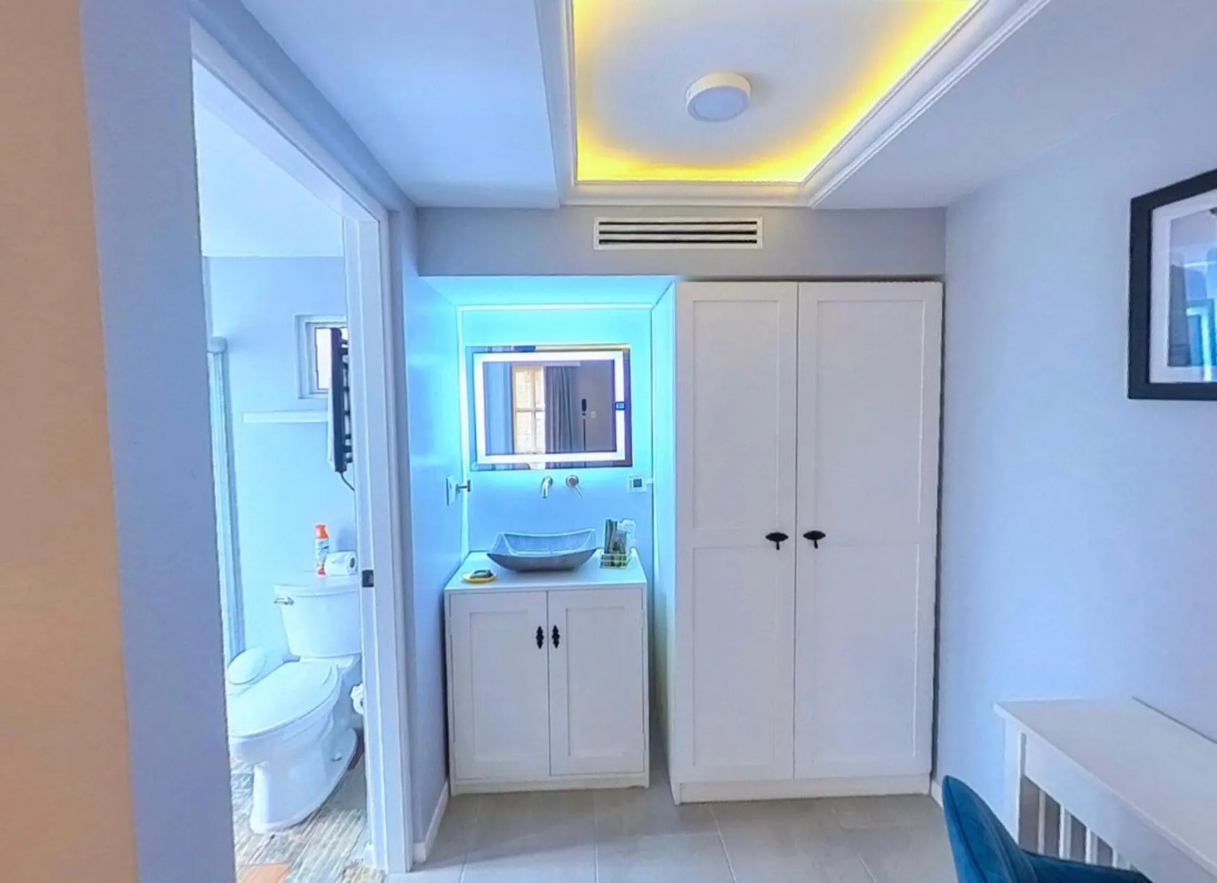 Bathroom, Bed in Hacienda Valentino