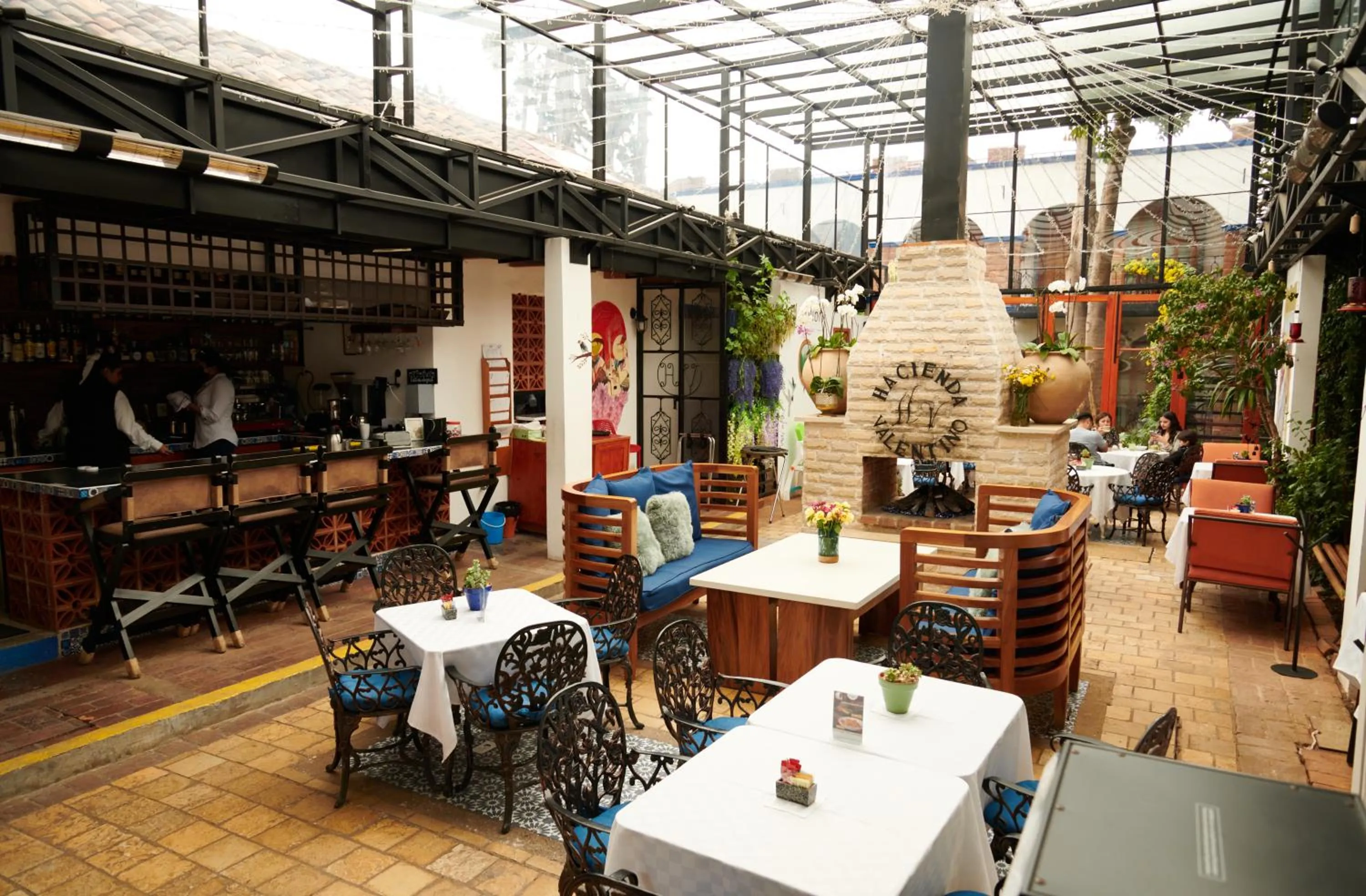 Restaurant/places to eat in Hacienda Valentino