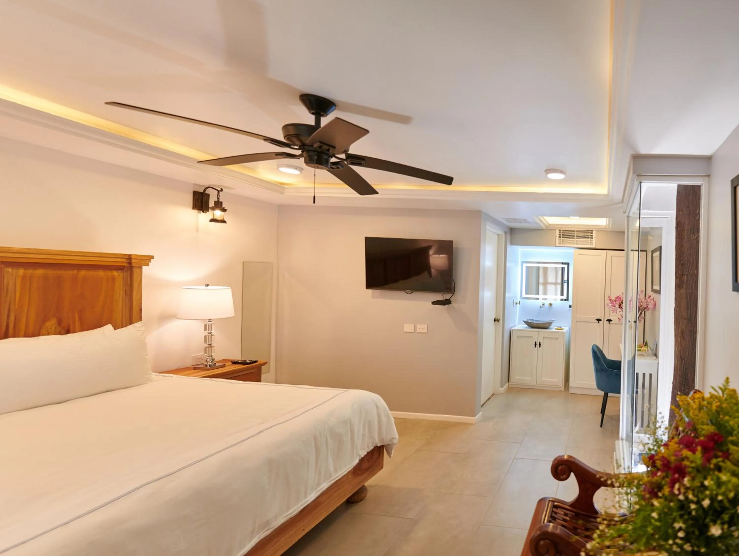 Bedroom, Bed in Hacienda Valentino