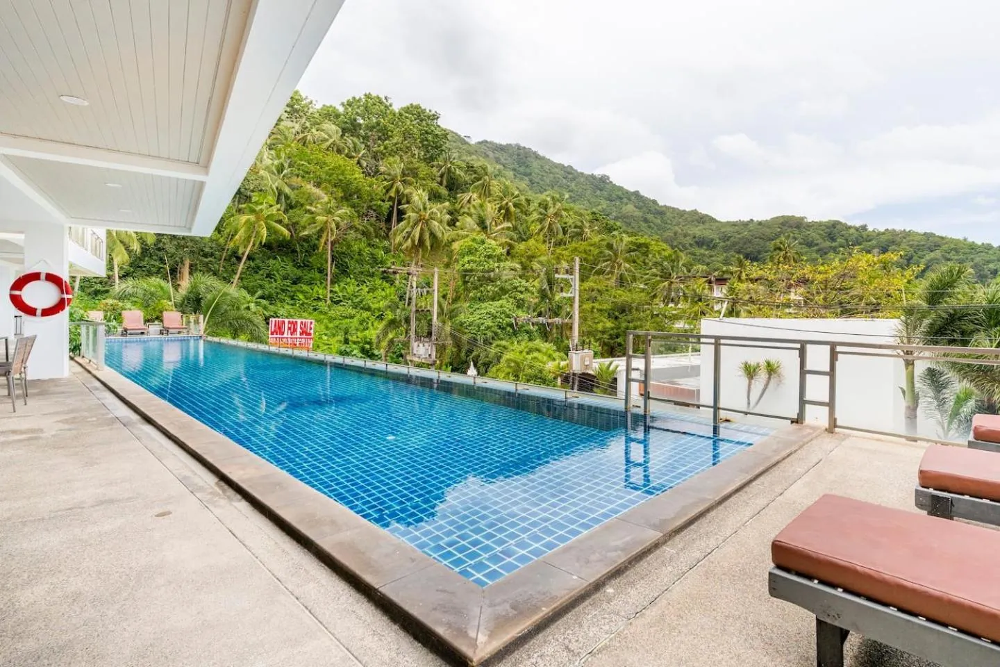 Swimming pool in Lae Lay Suites - Karon Beach