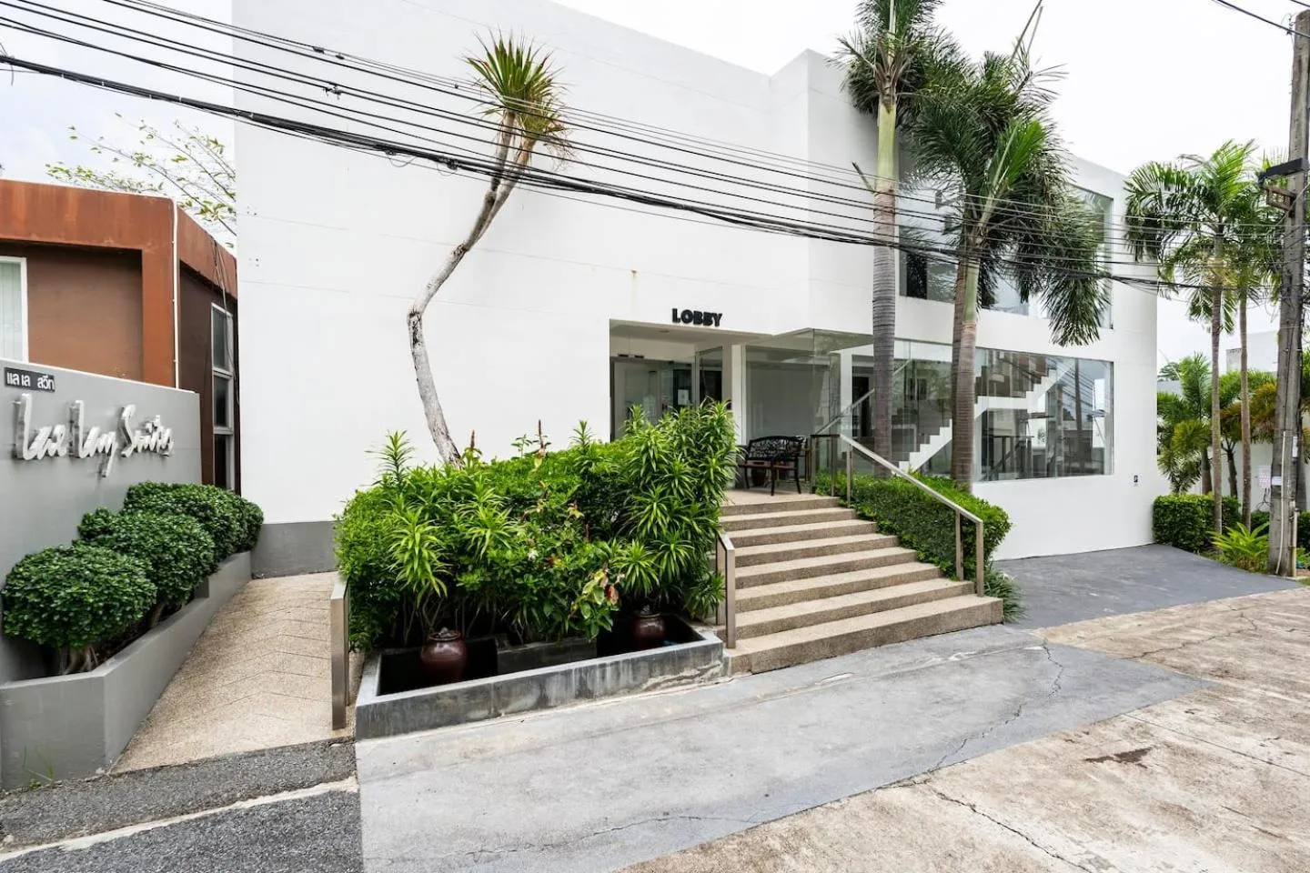 Property building in Lae Lay Suites - Karon Beach