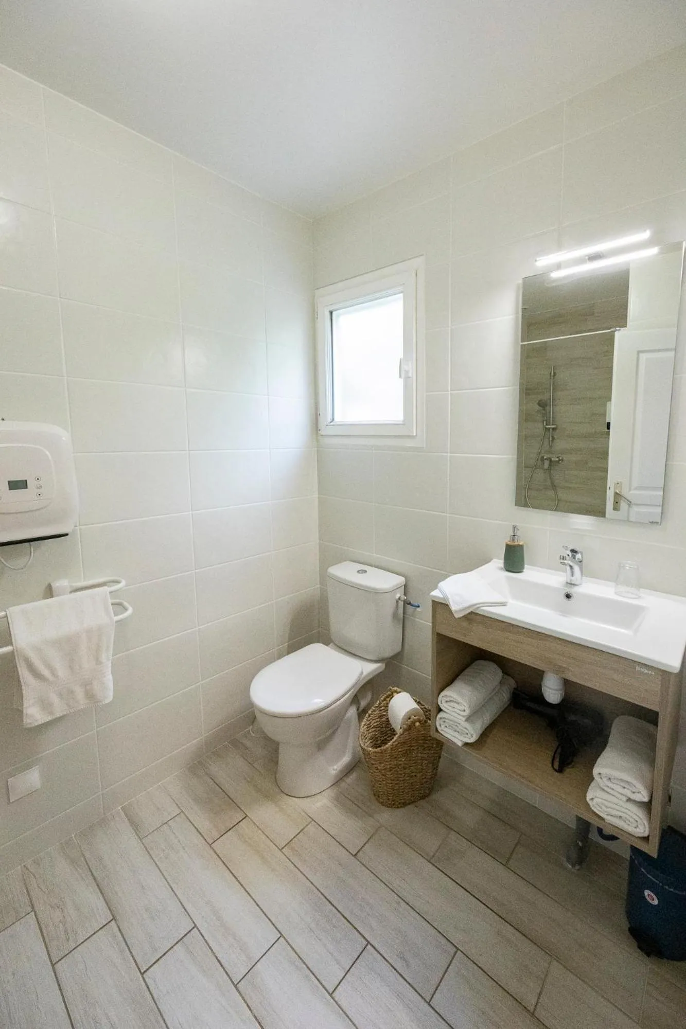 Shower in La Ferme des Denis