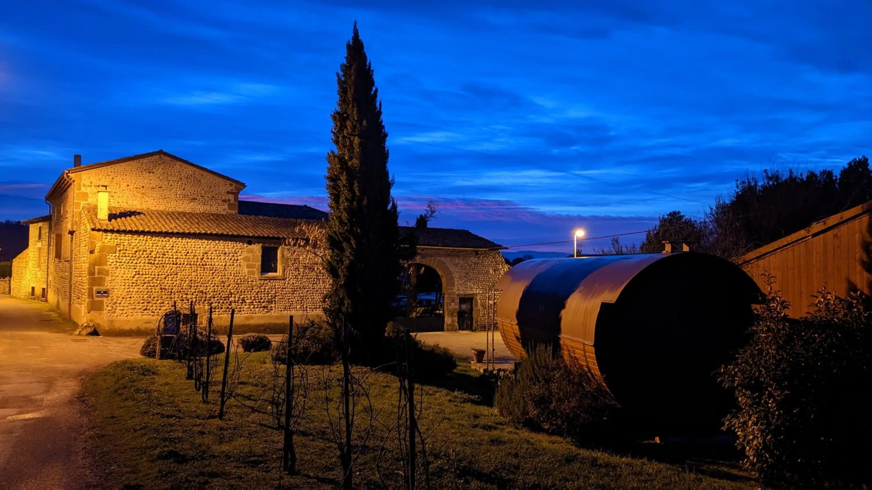 Property building in La Ferme des Denis