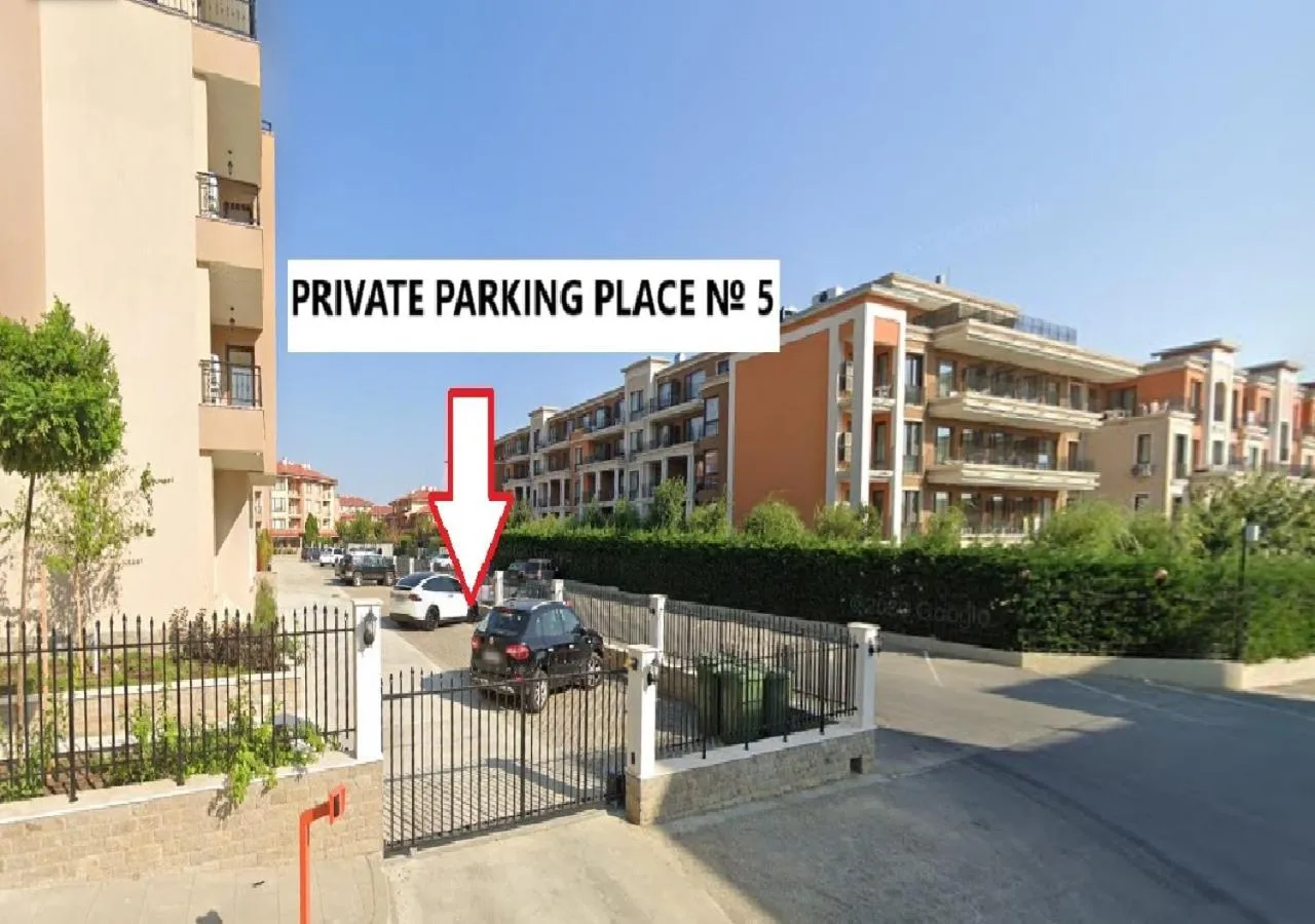 Location in Sea Dreams Apartment