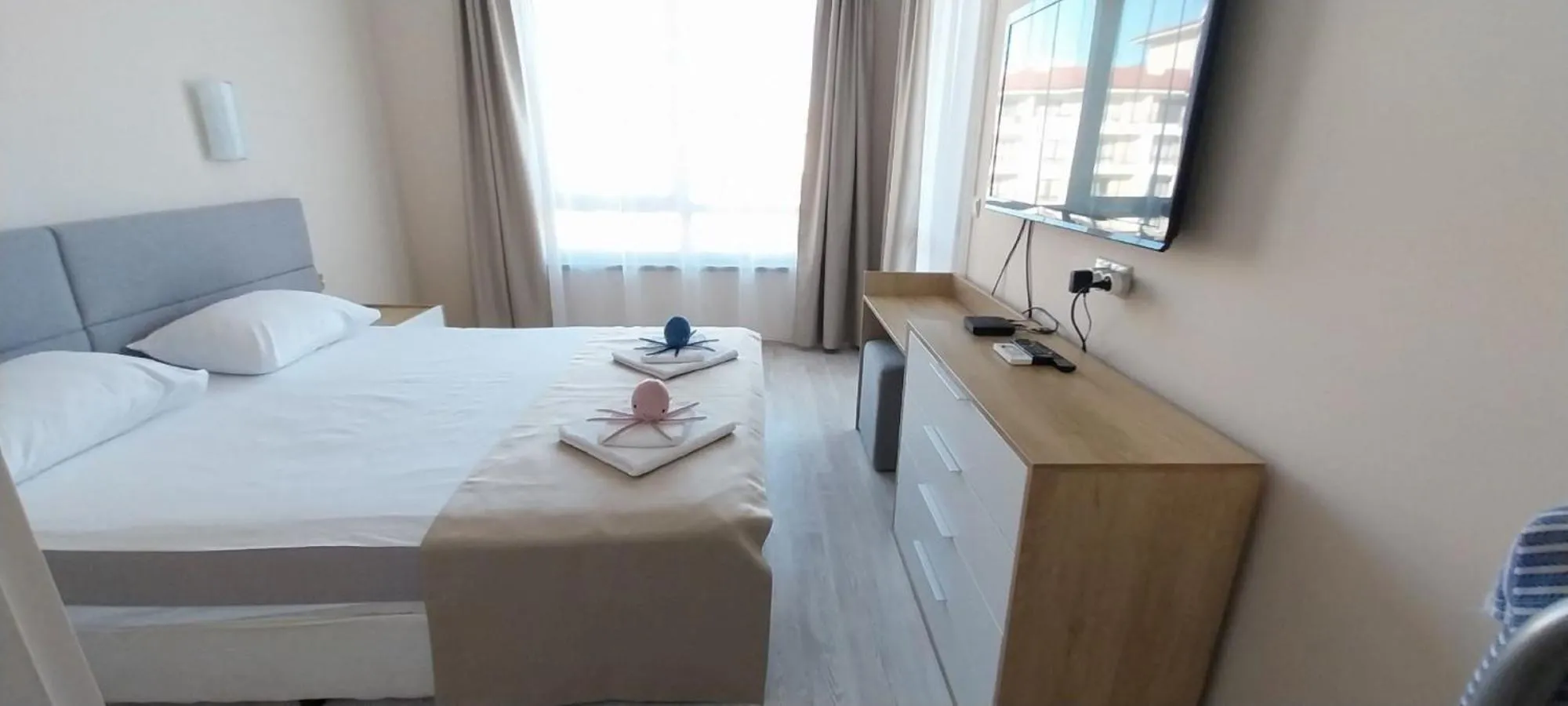 Bed in Sea Dreams Apartment