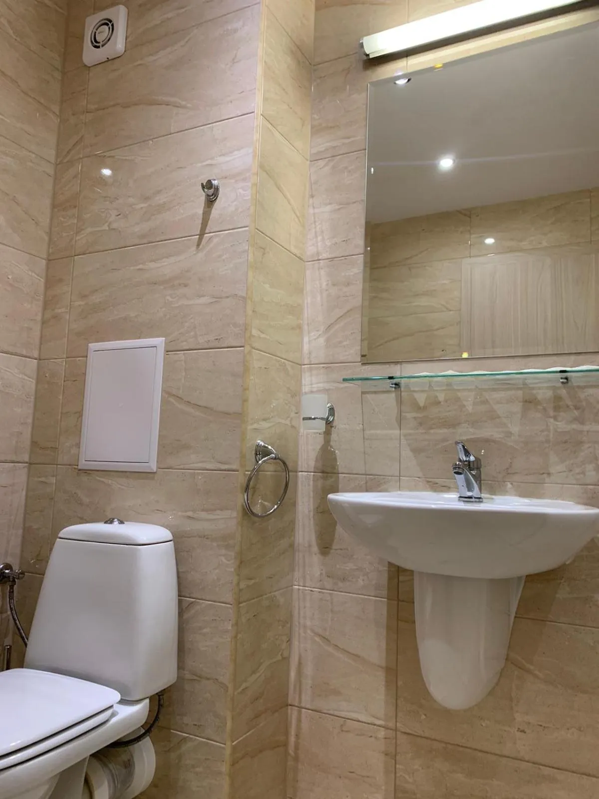 Shower in Sea Dreams Apartment