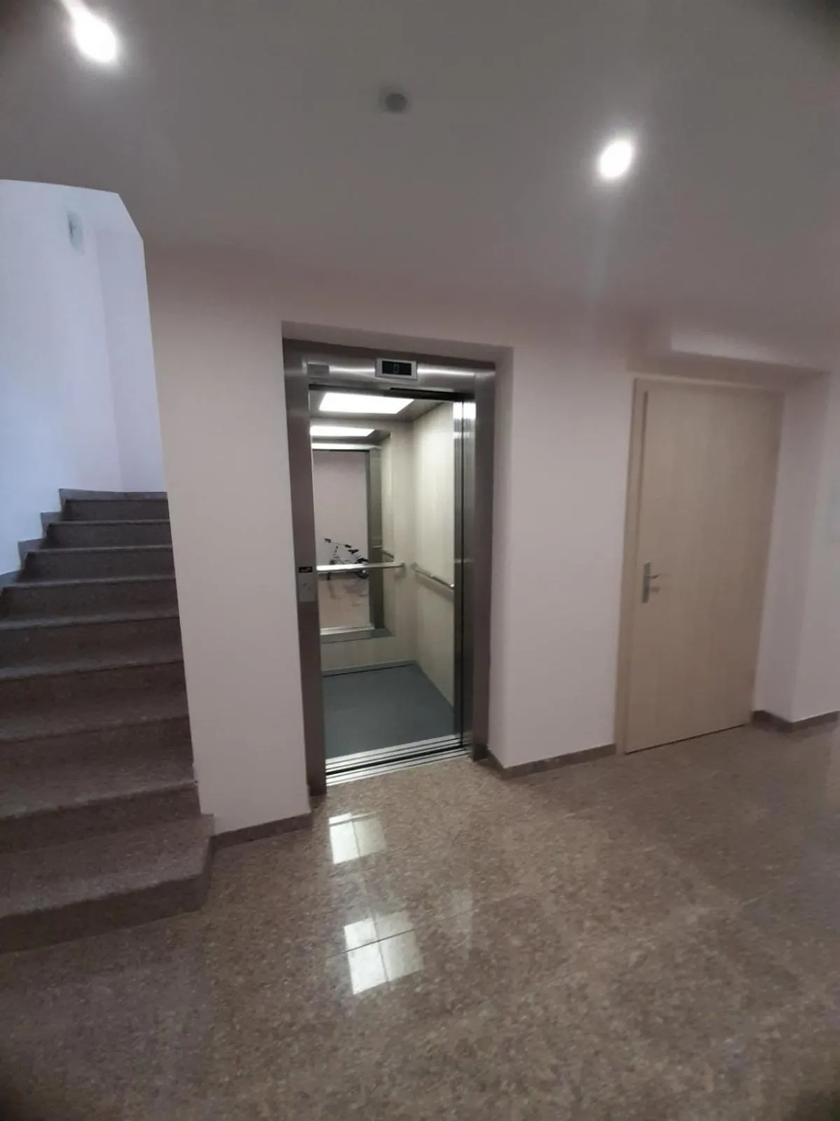 elevator in Sea Dreams Apartment