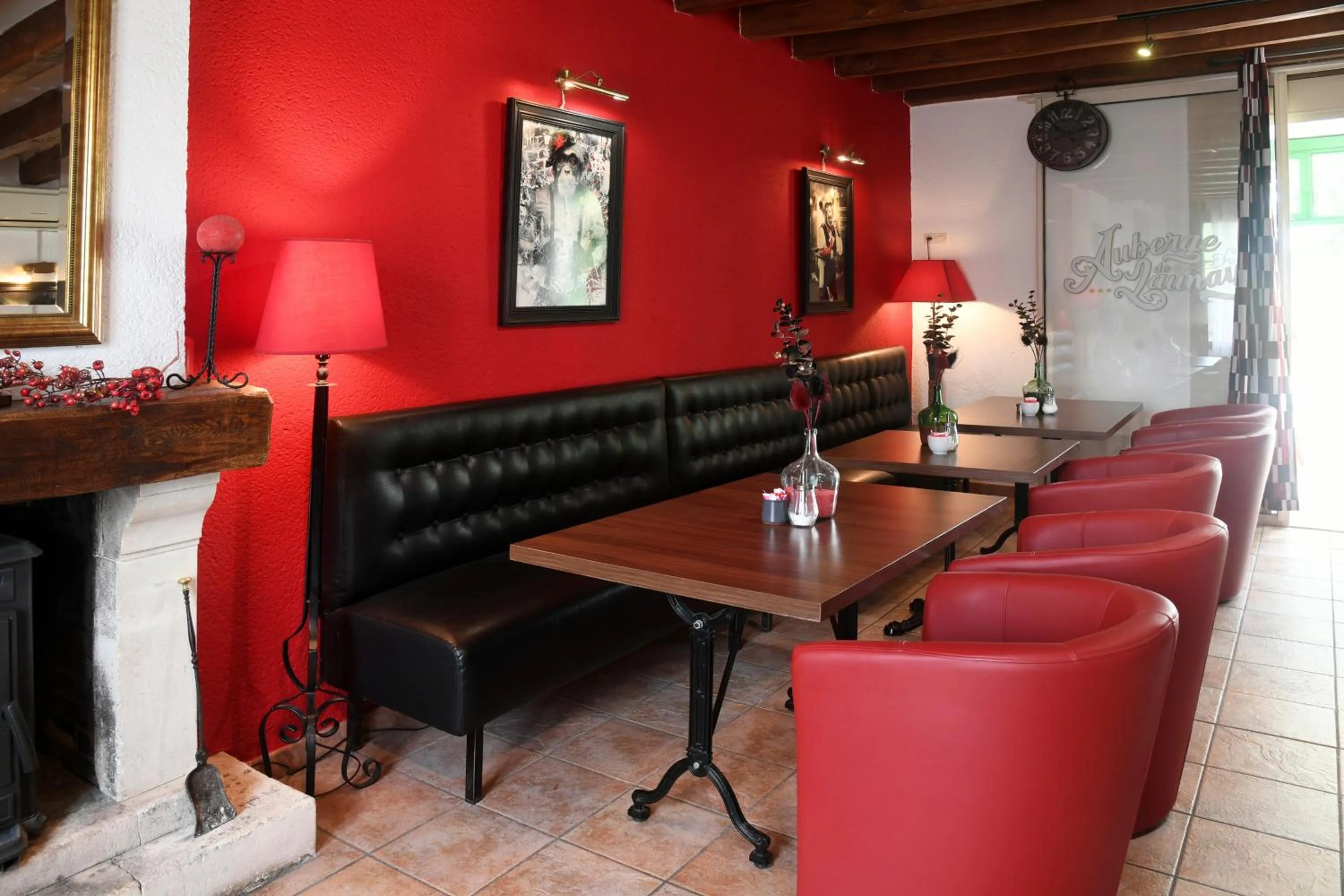 Restaurant/places to eat in Logis Auberge De Launay