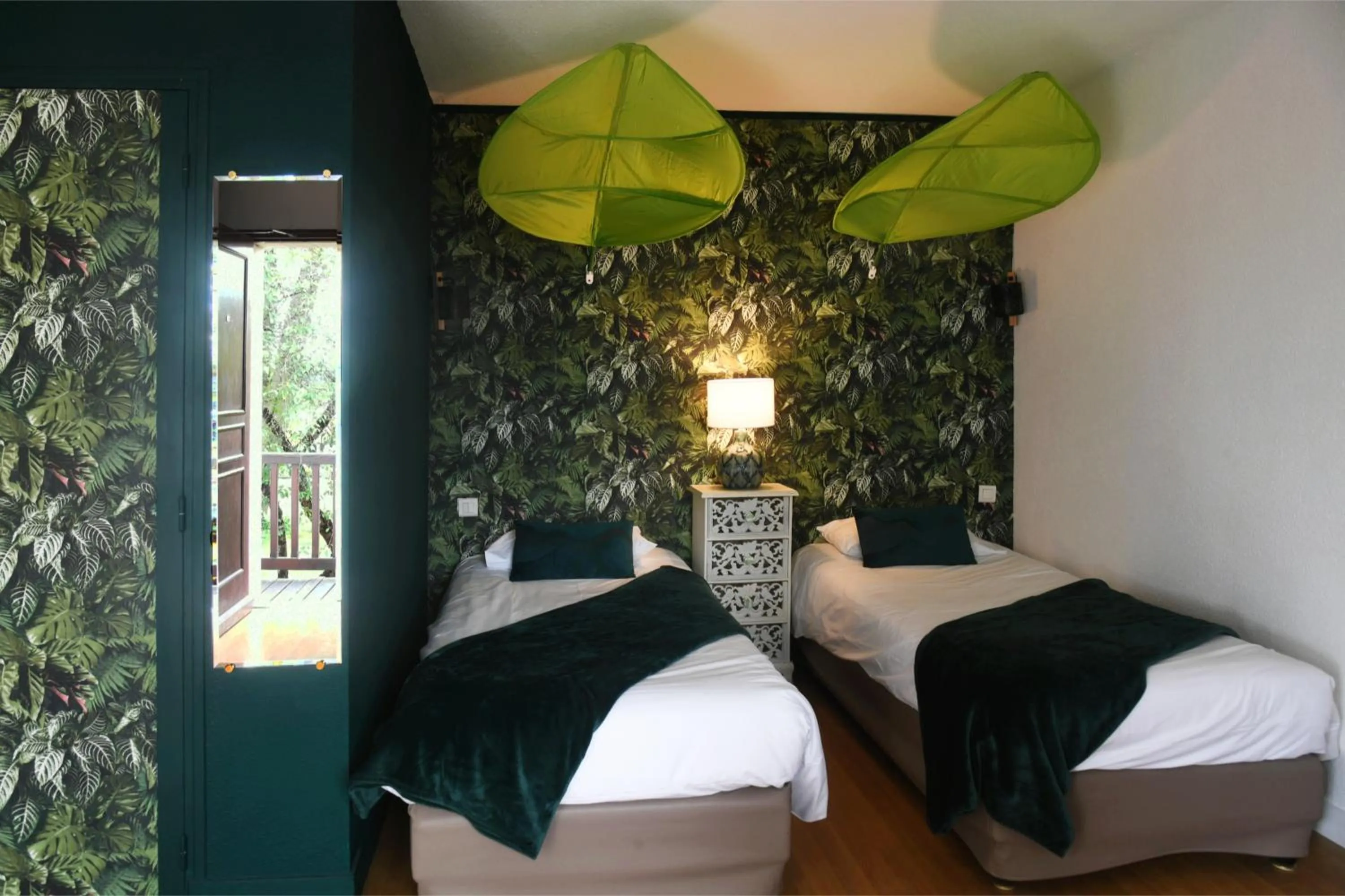 Bed in Logis Auberge De Launay