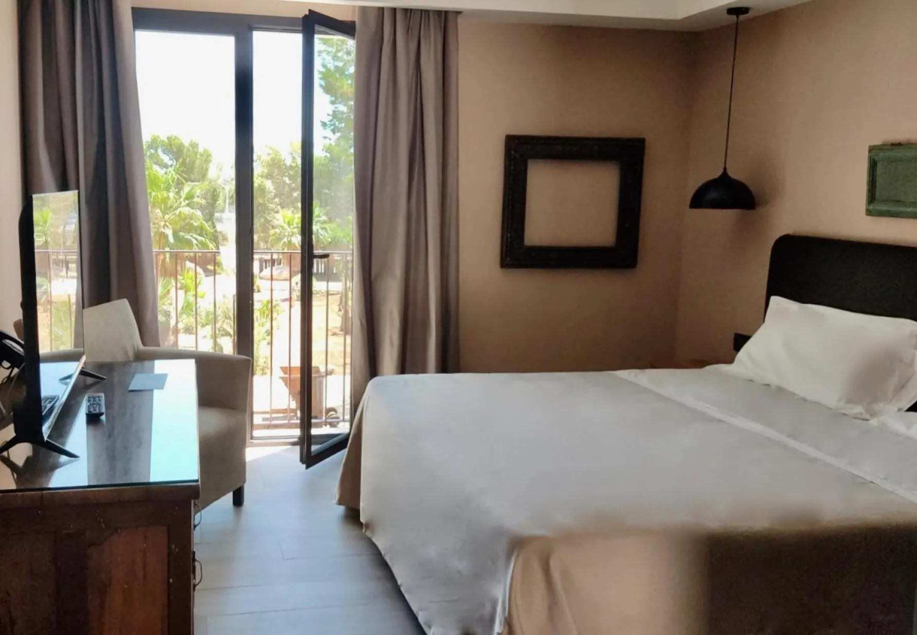 View (from property/room), Bed in Araja Villa&Suite by Geocharme