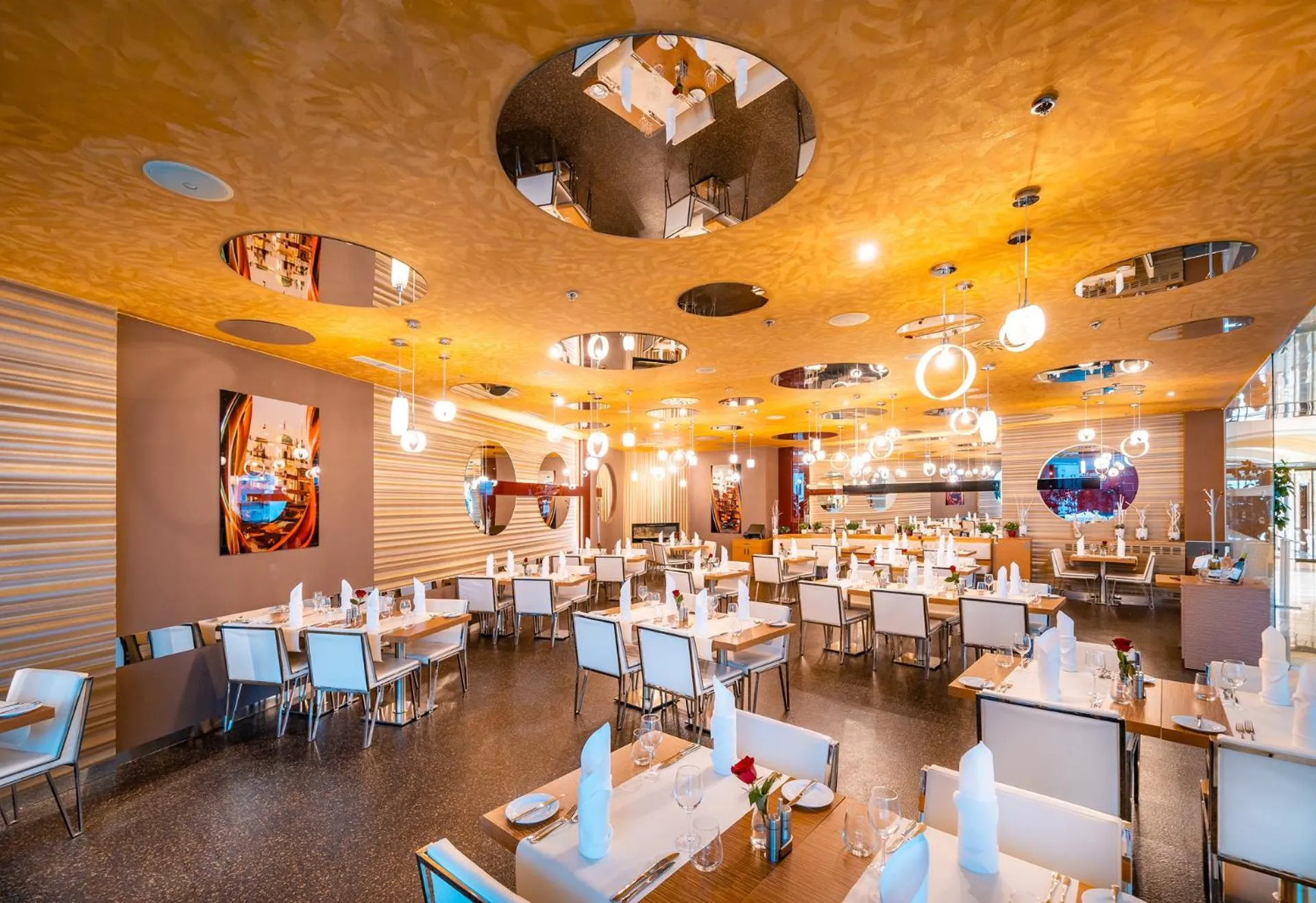 Restaurant/places to eat in Grandior Hotel Prague