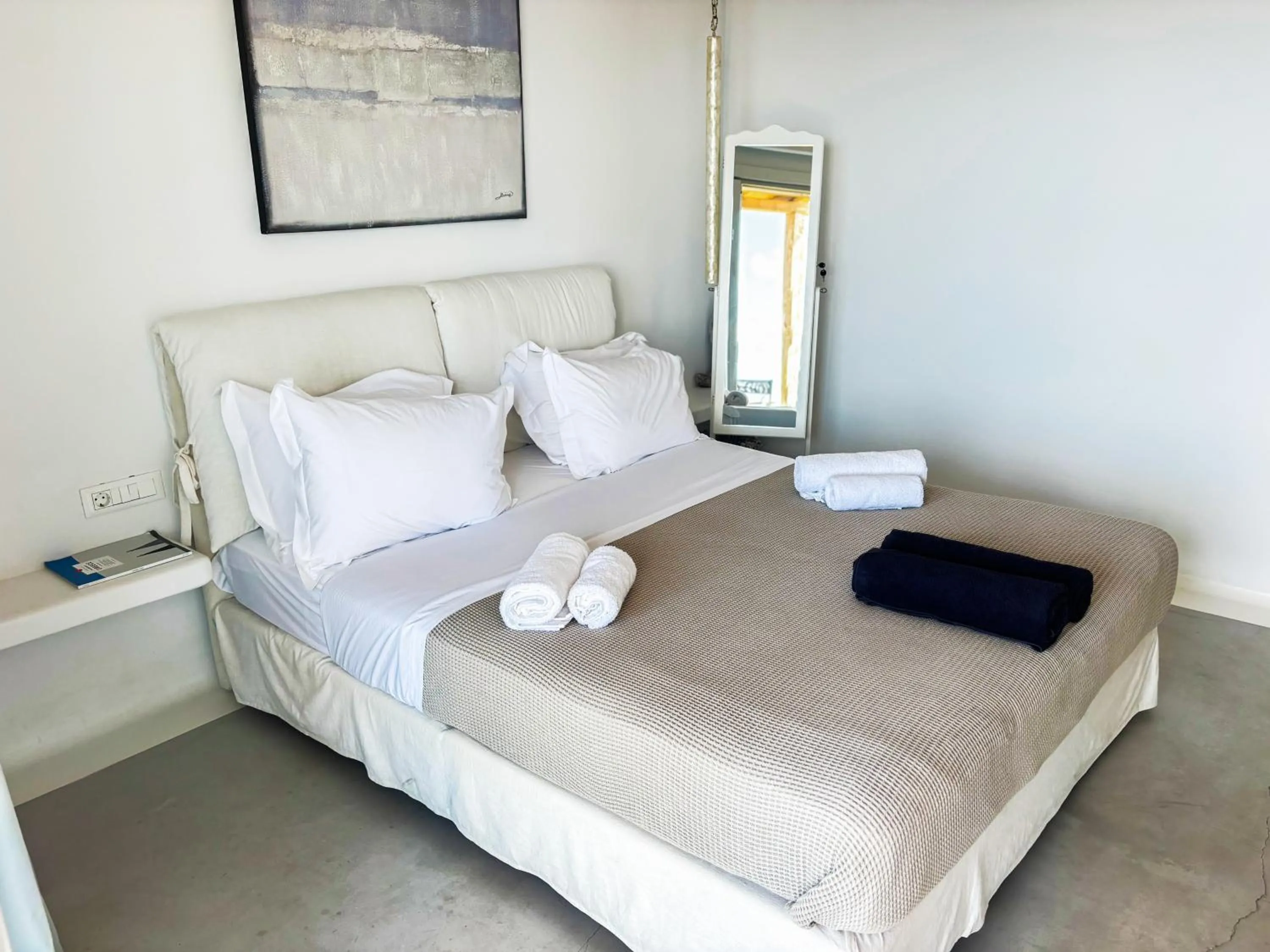 Photo of the whole room, Bed in White Rock Suites & Villas