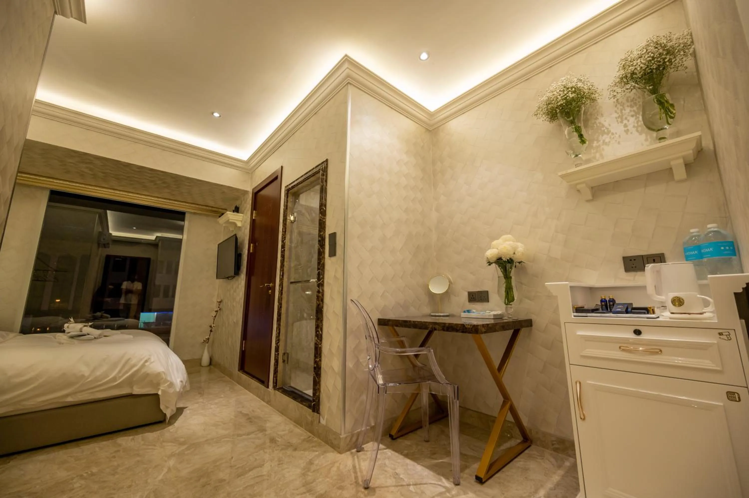 Bedroom, Bed in A Residence @ Between Hilton & Cititel Hotel