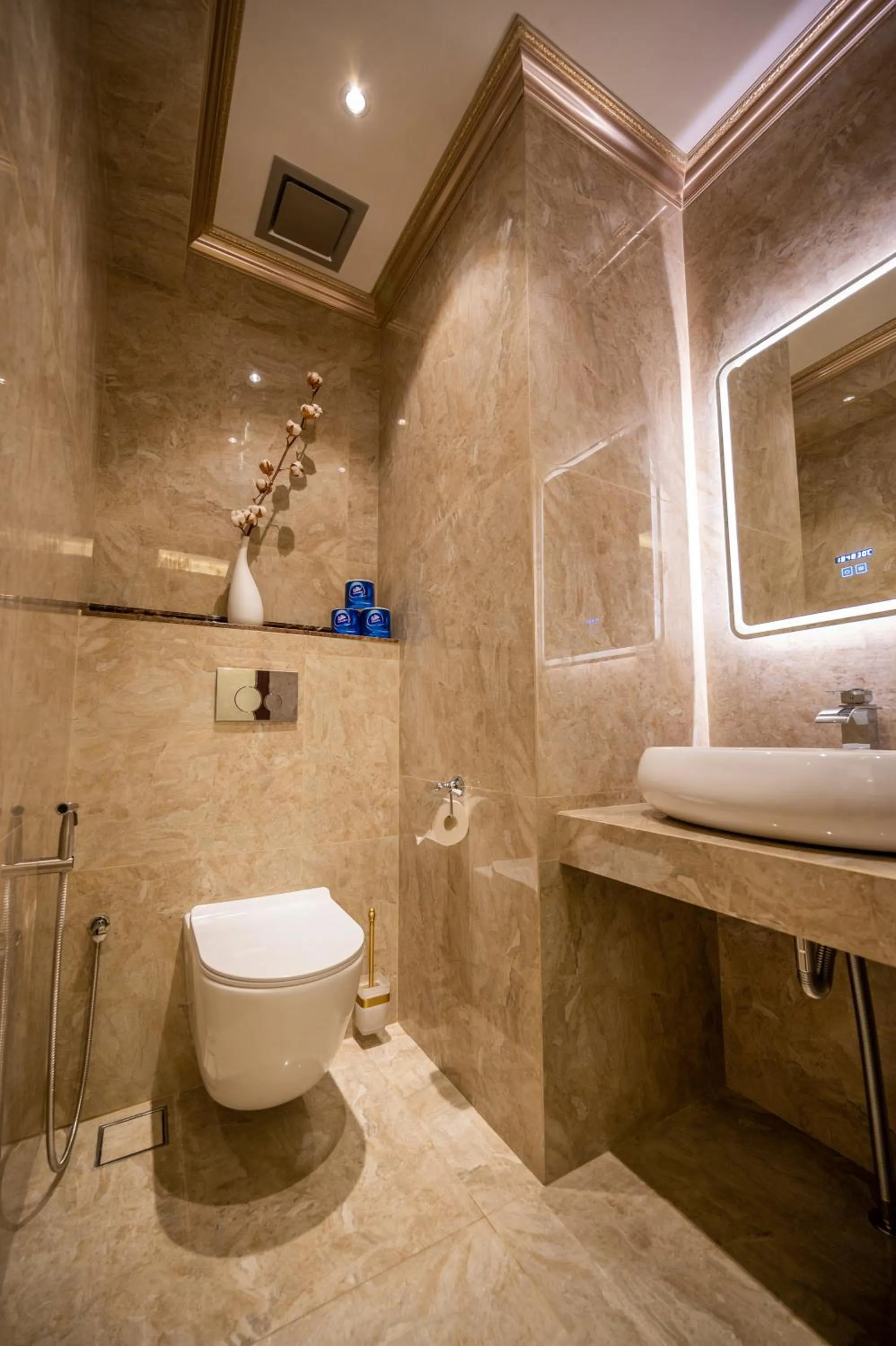 Toilet in ACJ Residence @ Beside Cititel Hotel