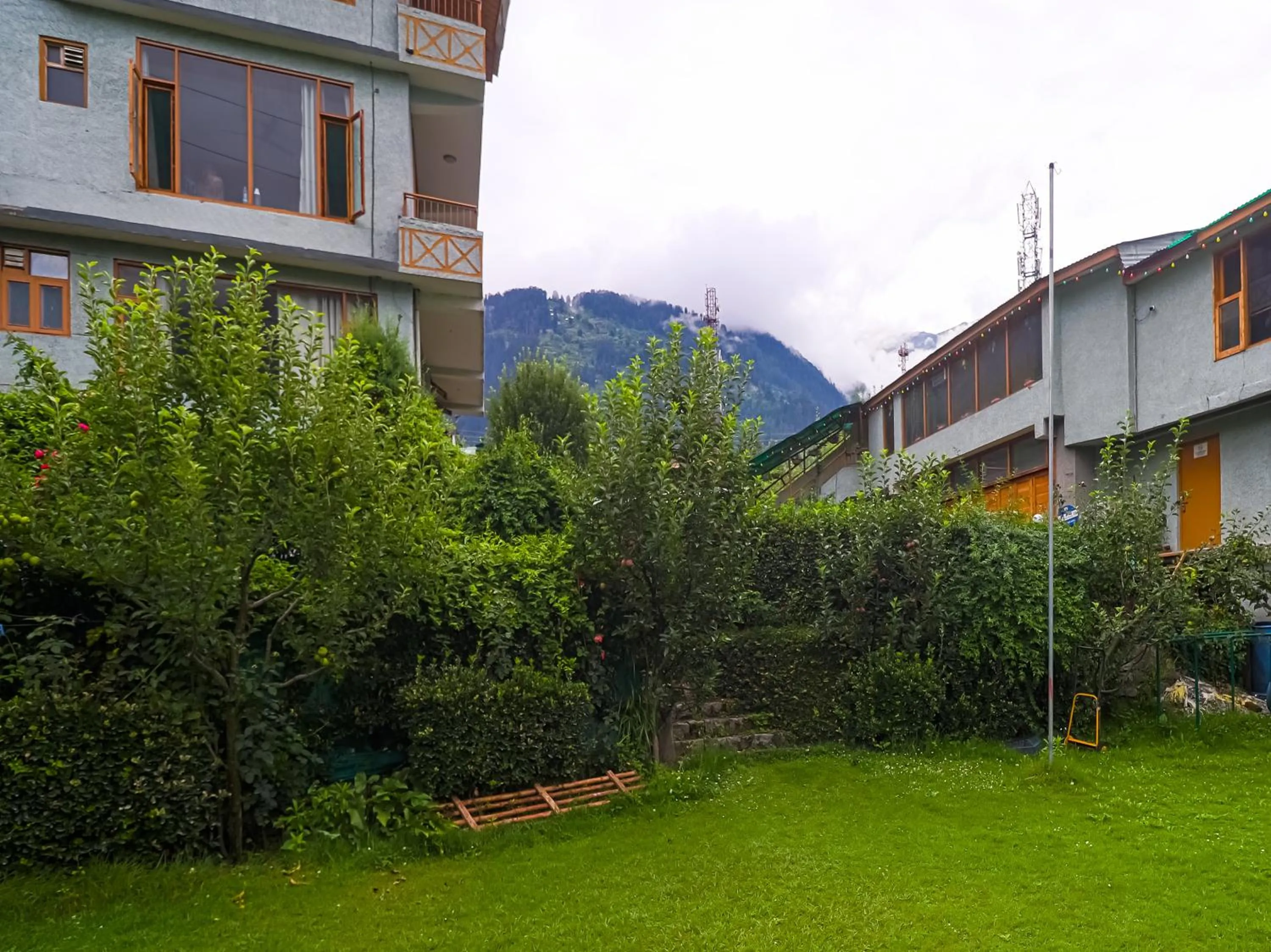 Garden in The Byke Neelkanth Manali