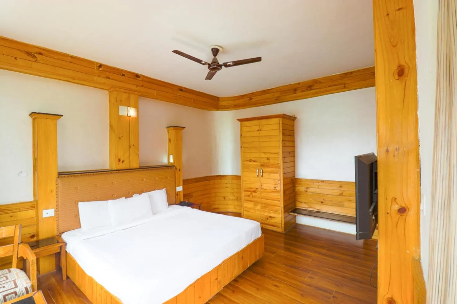 The Byke Neelkanth Manali