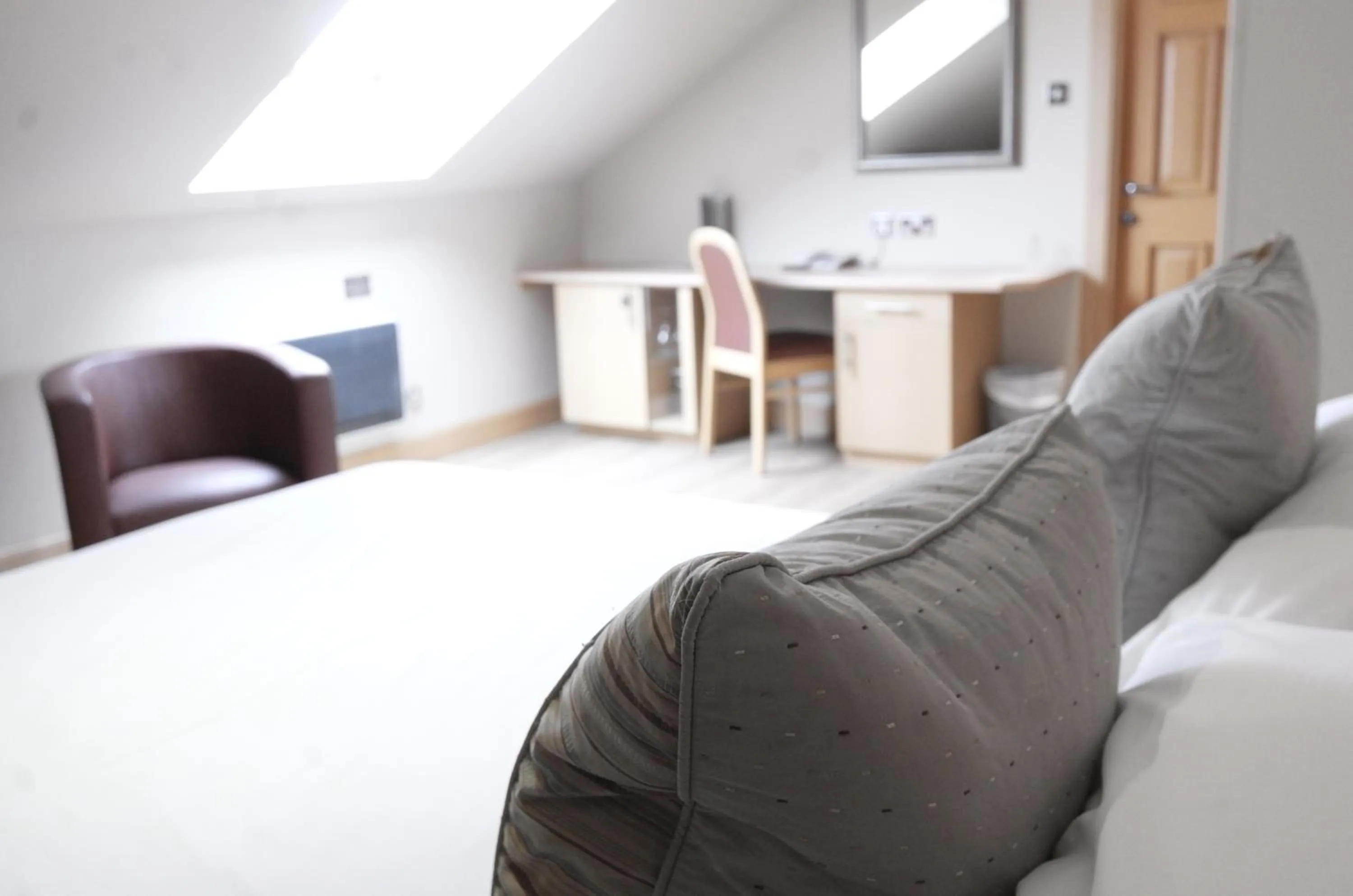 Photo of the whole room, Bed in The Mansefield Hotel