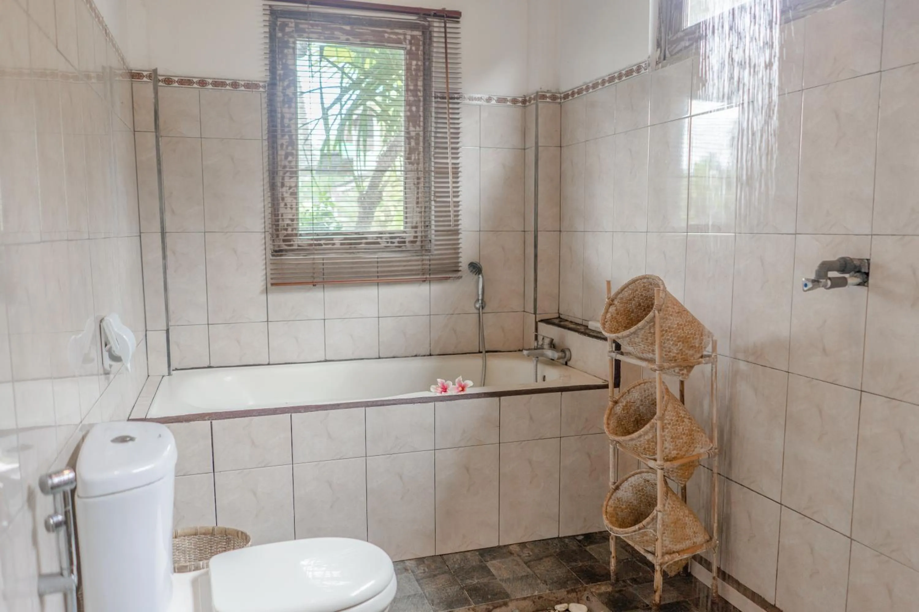 Bath in Ananda JJ Ubud Resort & Spa