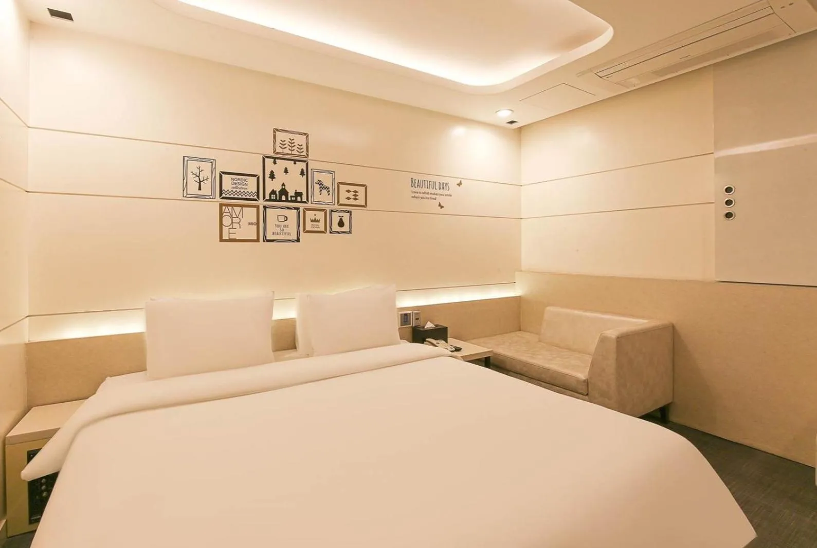 Bed in Moonbay Hotel