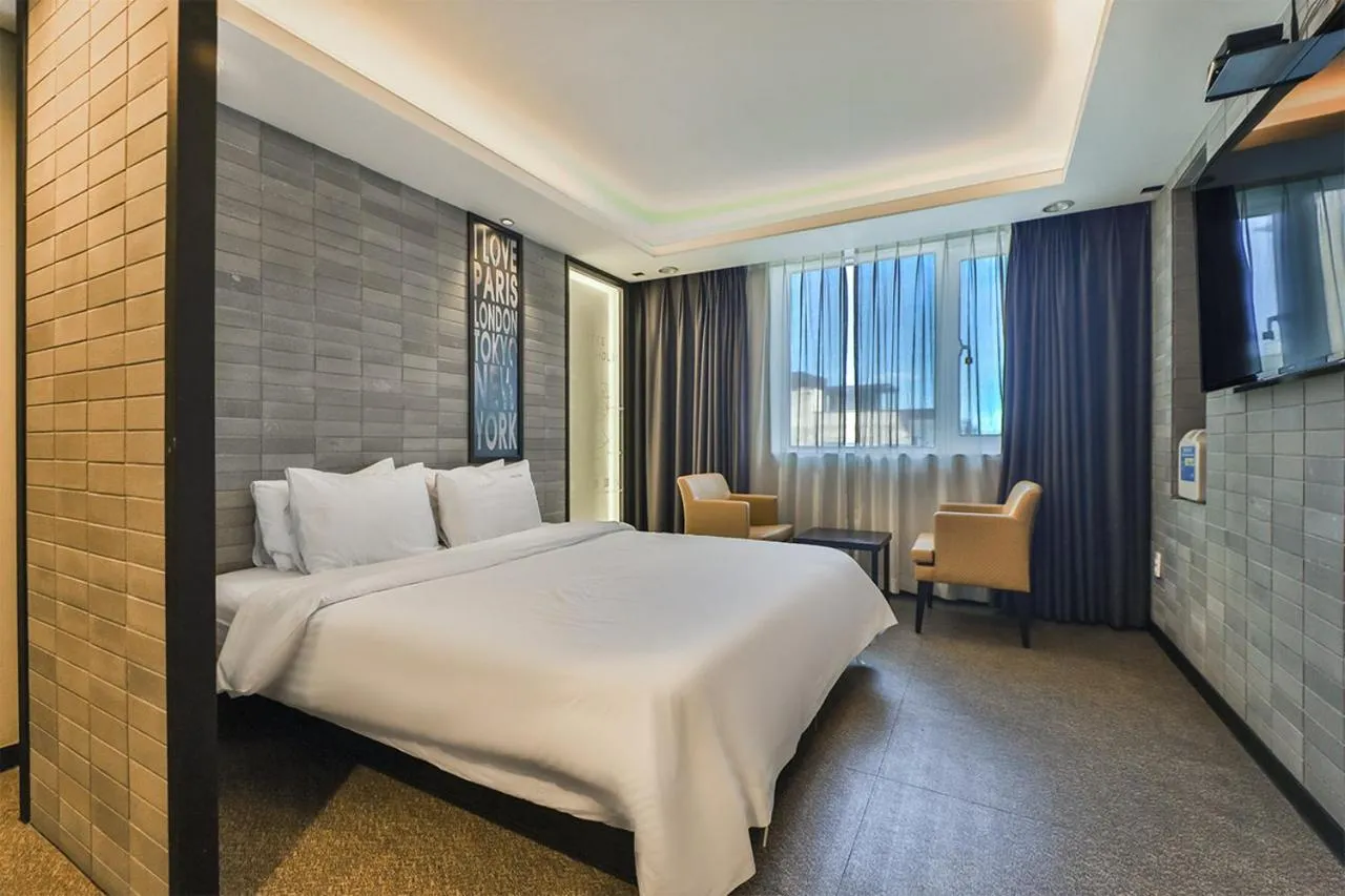 Bed in Moonbay Hotel