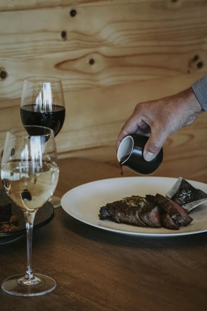 Restaurant/places to eat in Iron Creek Bay Estate