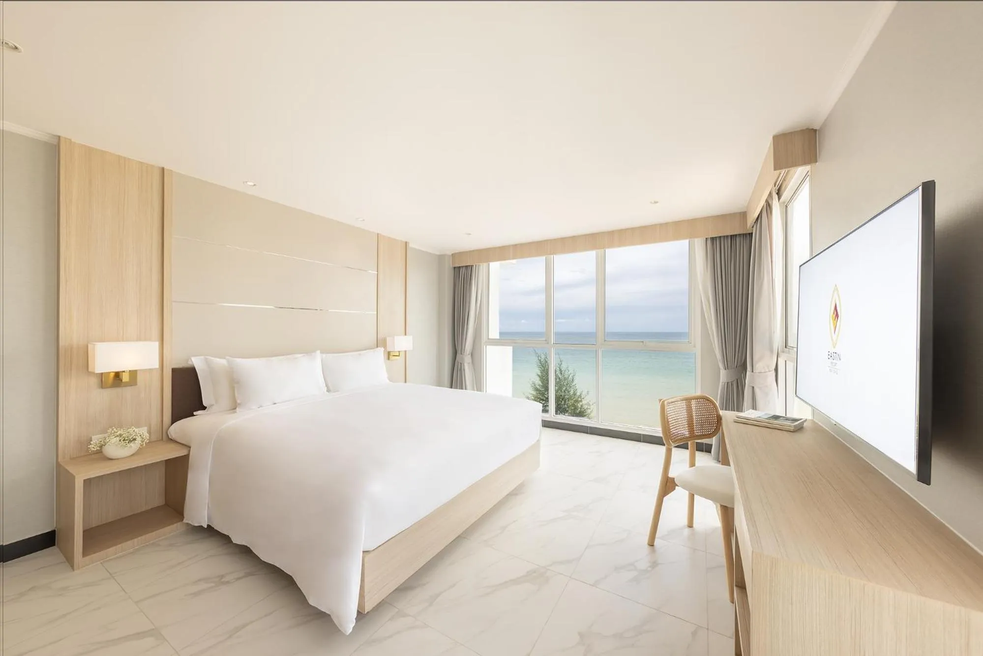 Bedroom, Bed in Eastin Resort Rayong