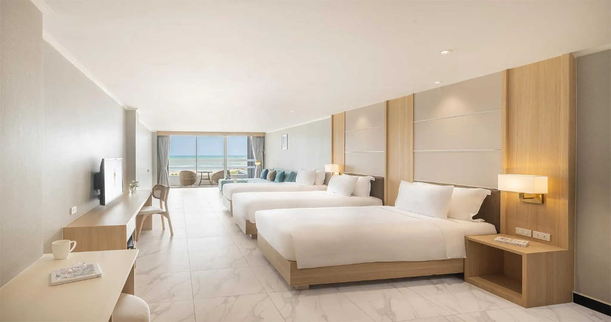 Bedroom, Bed in Eastin Resort Rayong