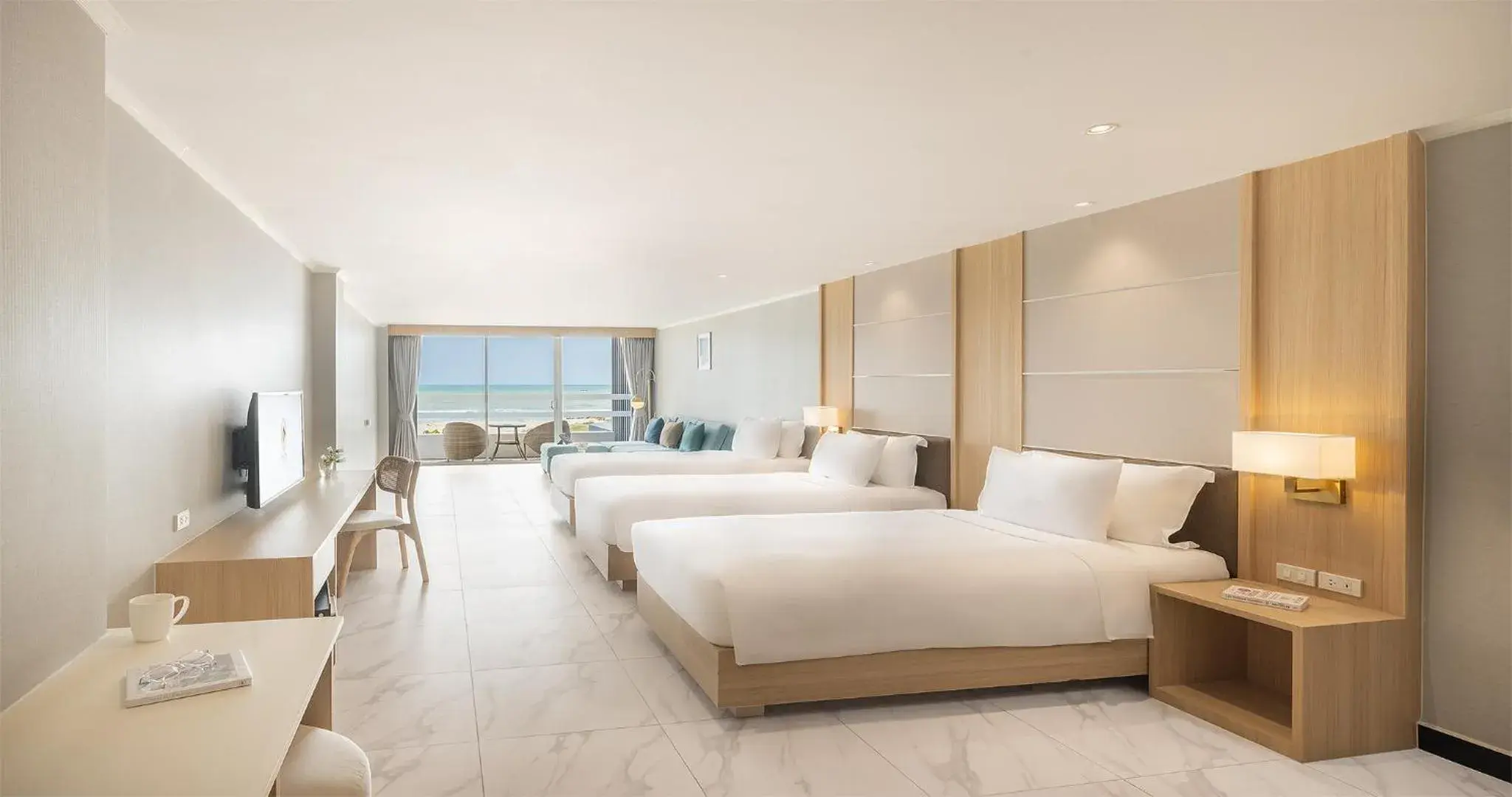 Deluxe Triple Seaview in Eastin Resort Rayong Deluxe Triple Seaview in Eastin Resort Rayong