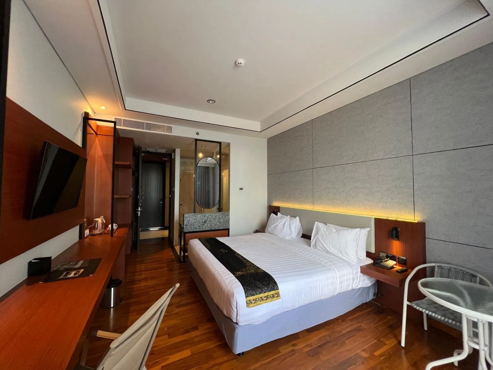 Bed in Grand Miami Hotel