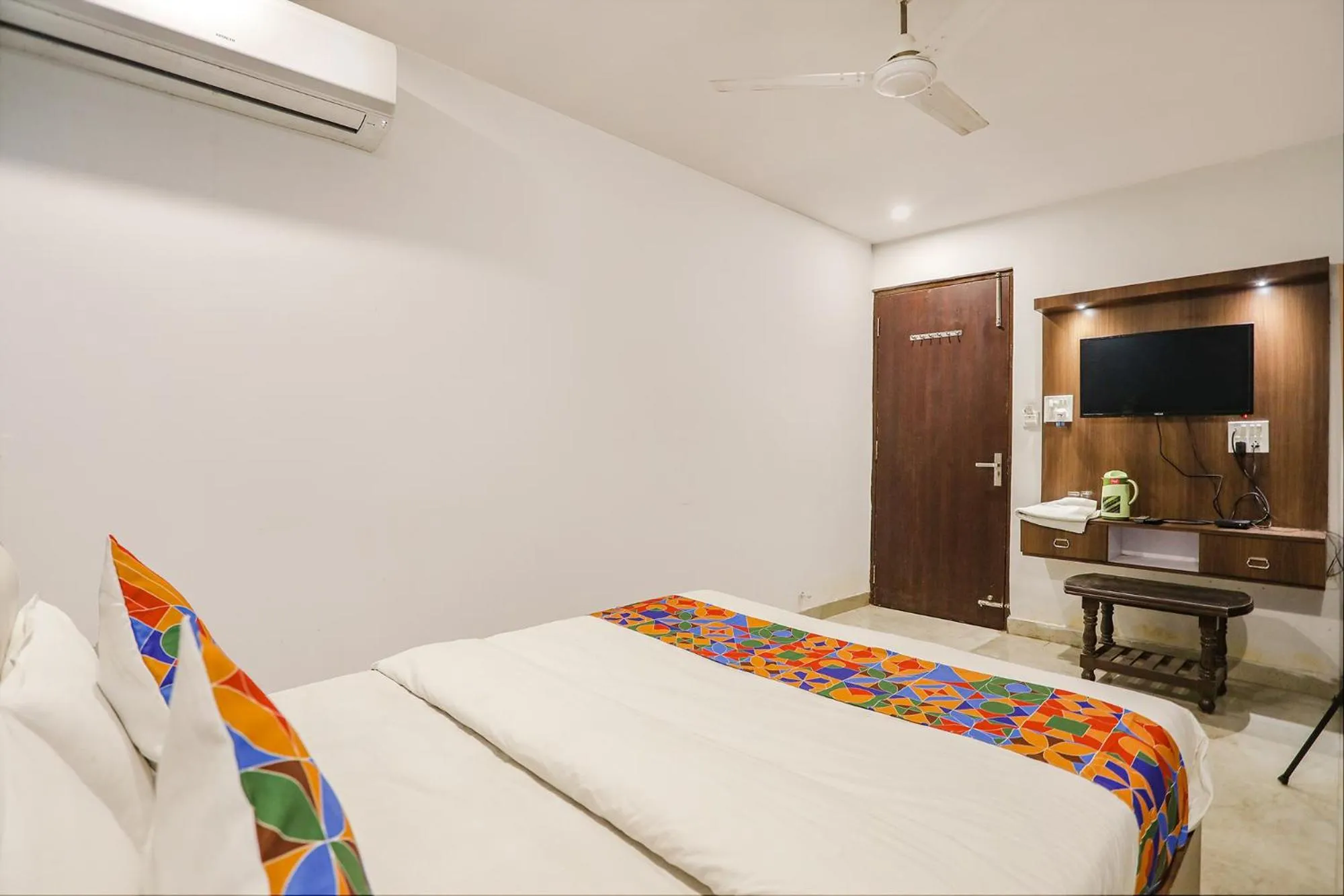 Bed in Via Usha Continental