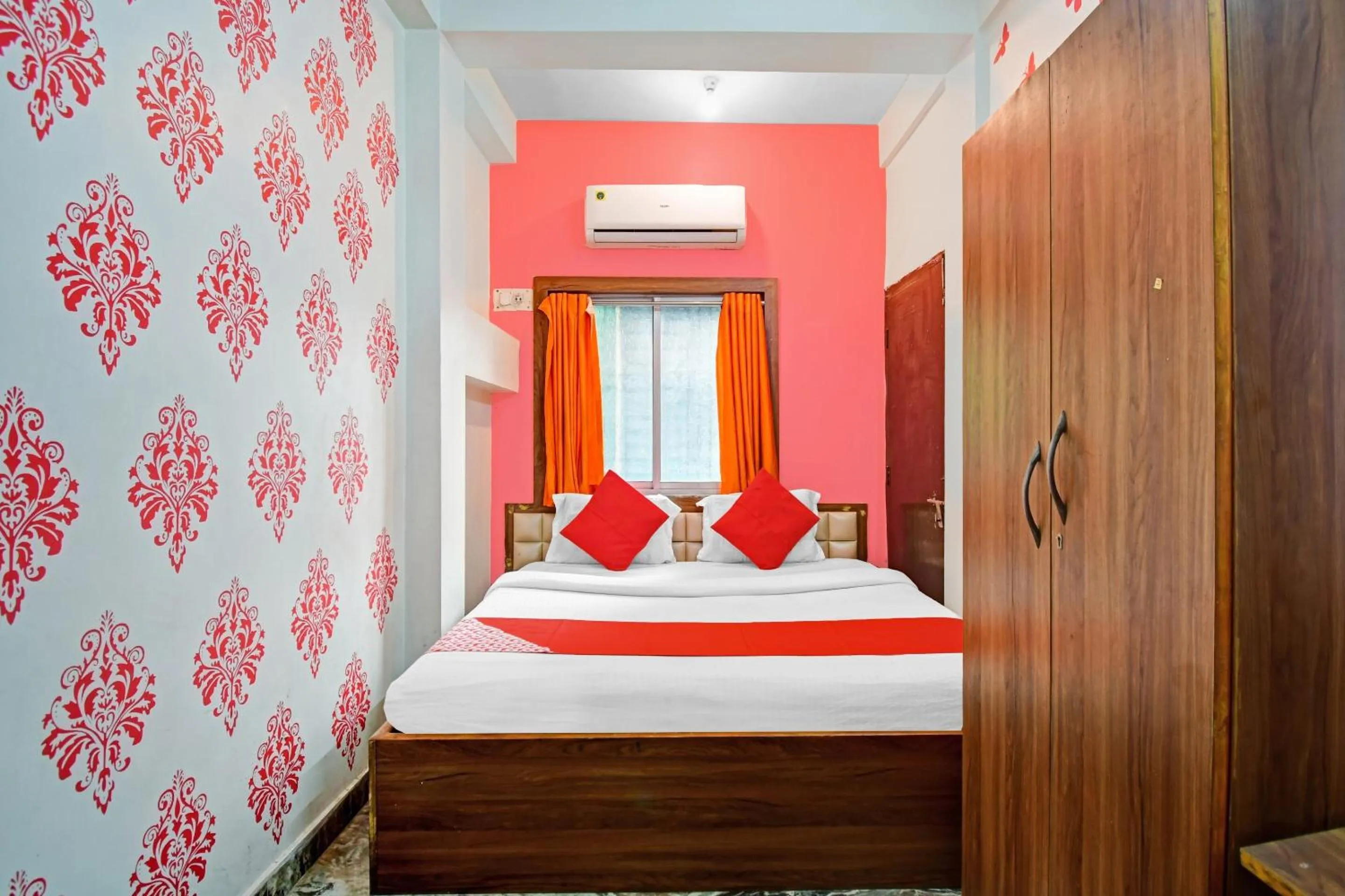 Bedroom, Bed in Hotel O Diamond Palace Guest House