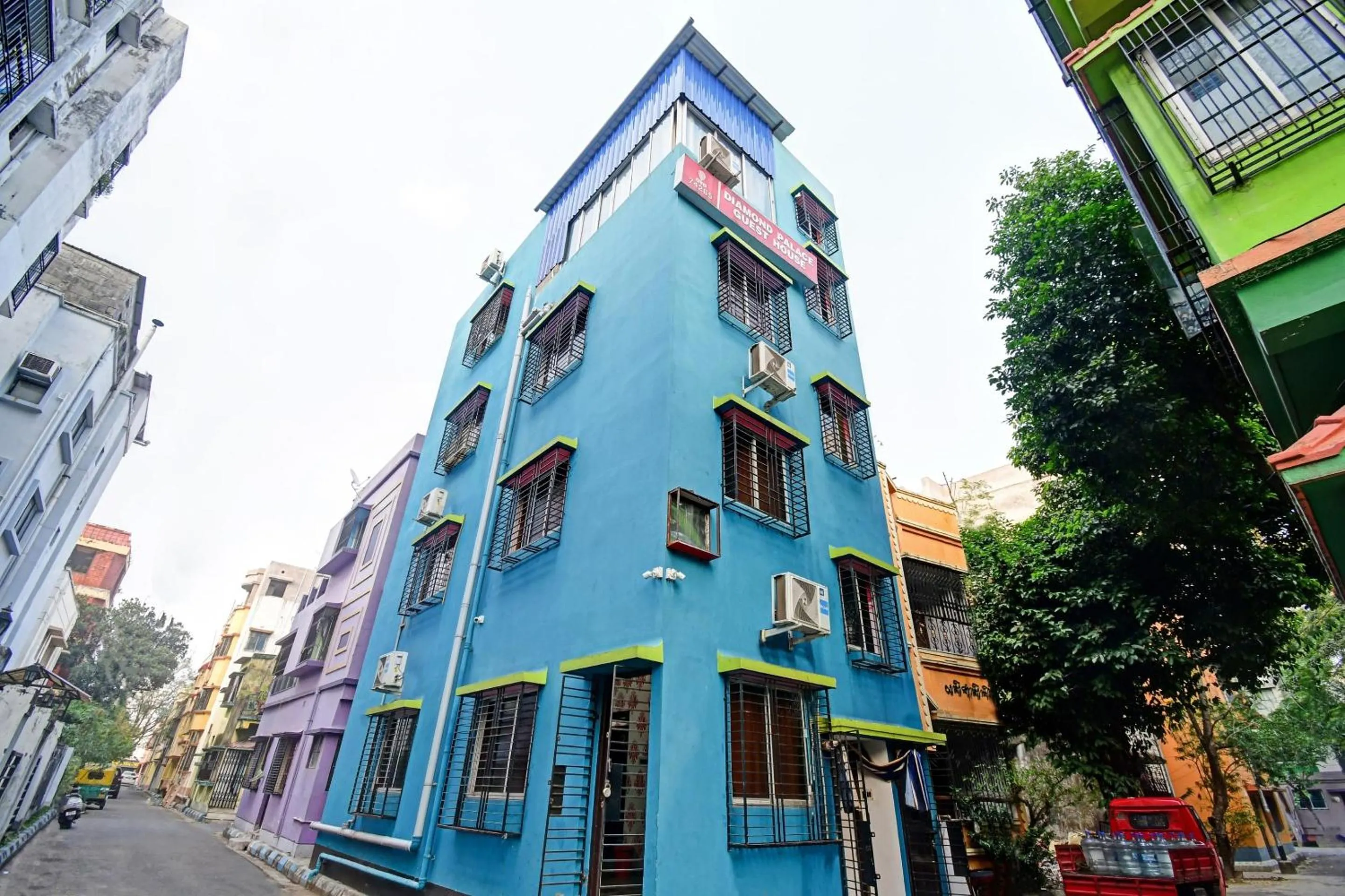 Facade/entrance in Hotel O Diamond Palace Guest House