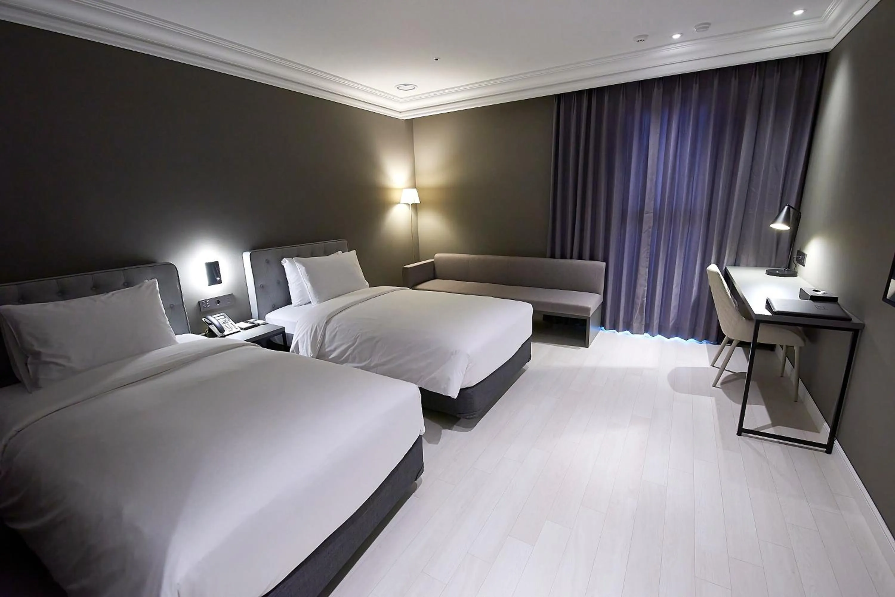 Bed in Busan City Hotel