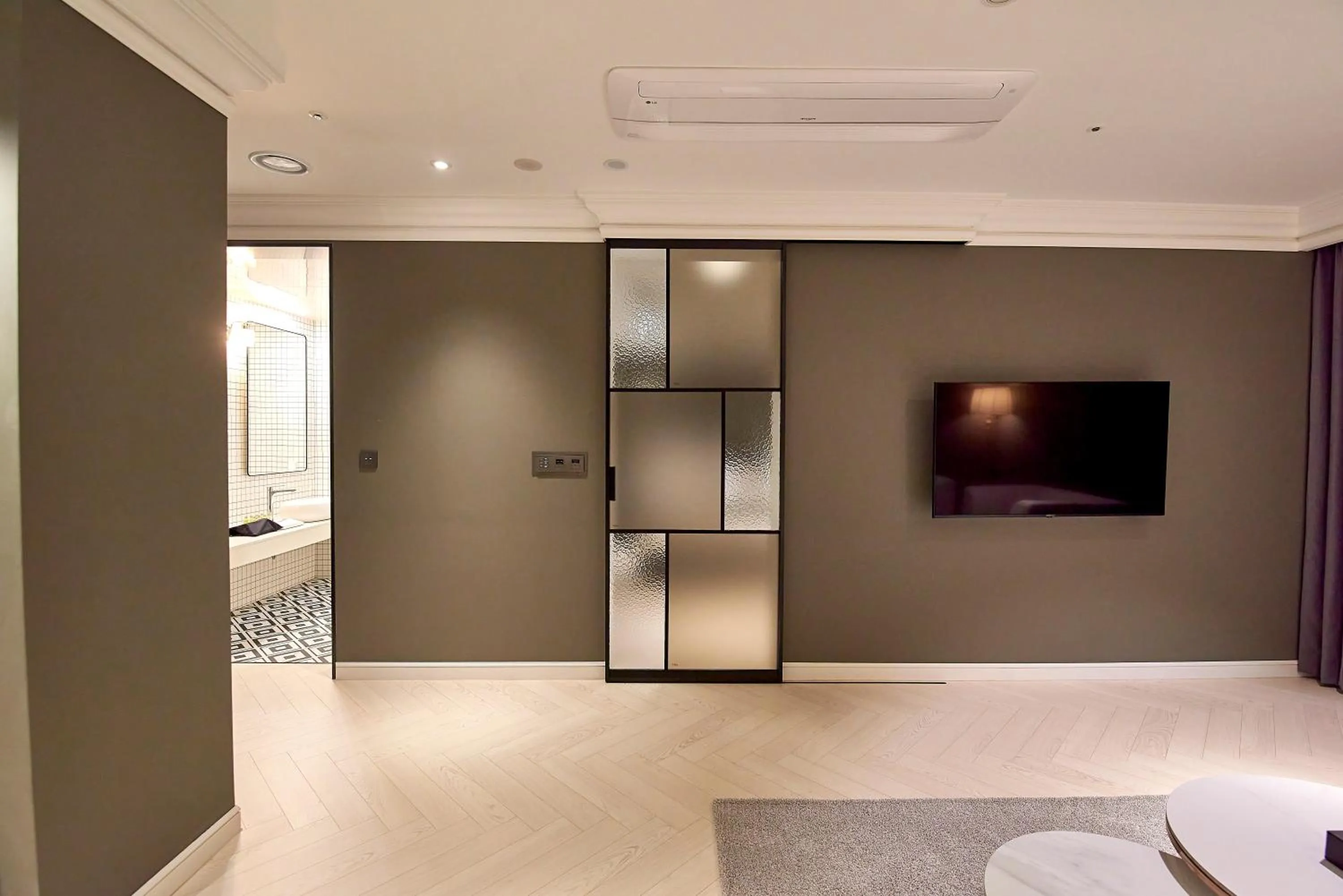 TV and multimedia in Busan City Hotel