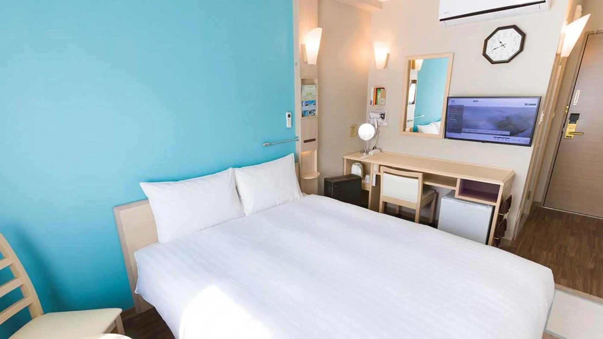 Bedroom, Bed in Toyoko Inn Fujisan Otsuki-eki