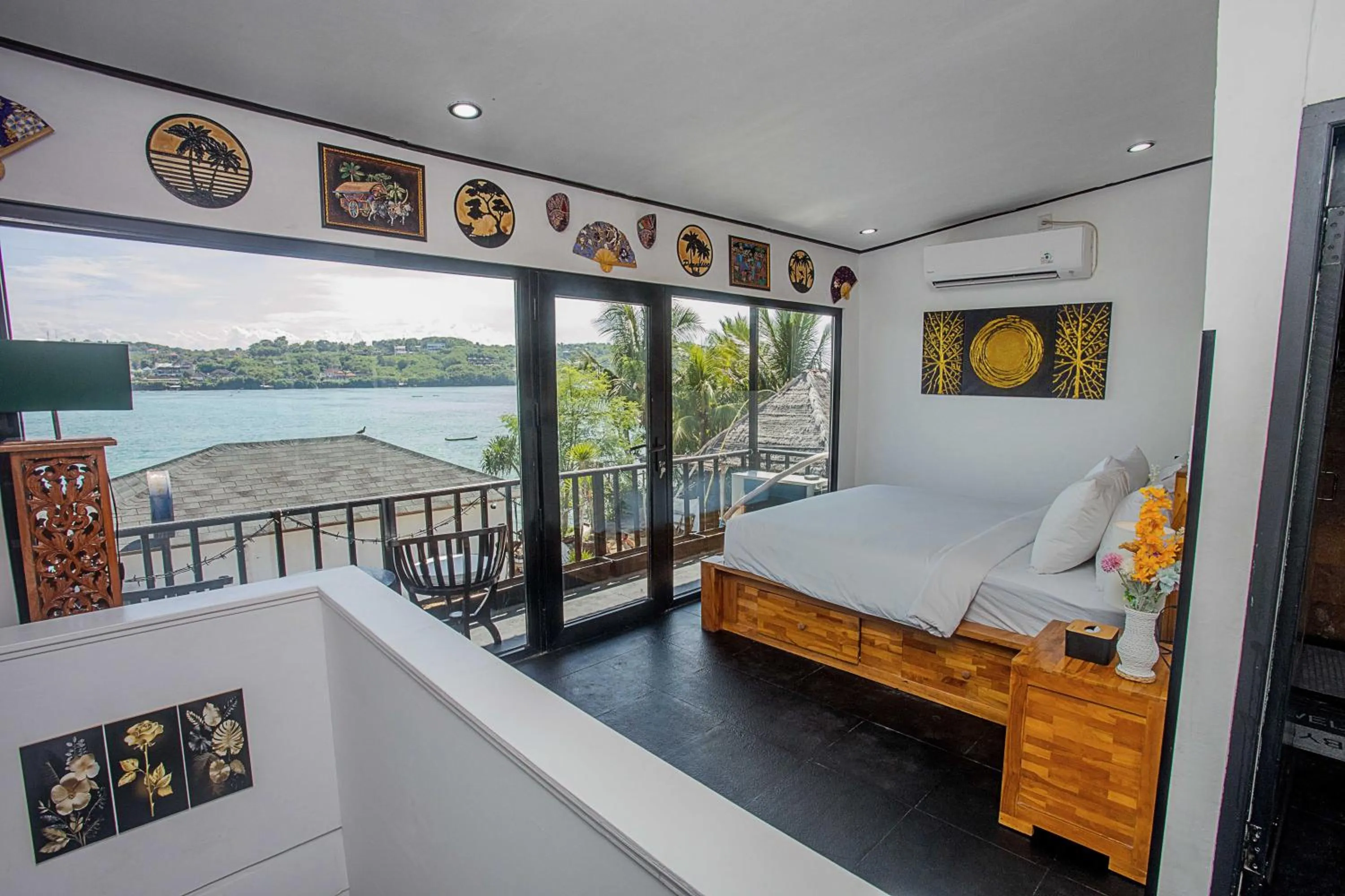 Bed in Indigo Blue Ceningan