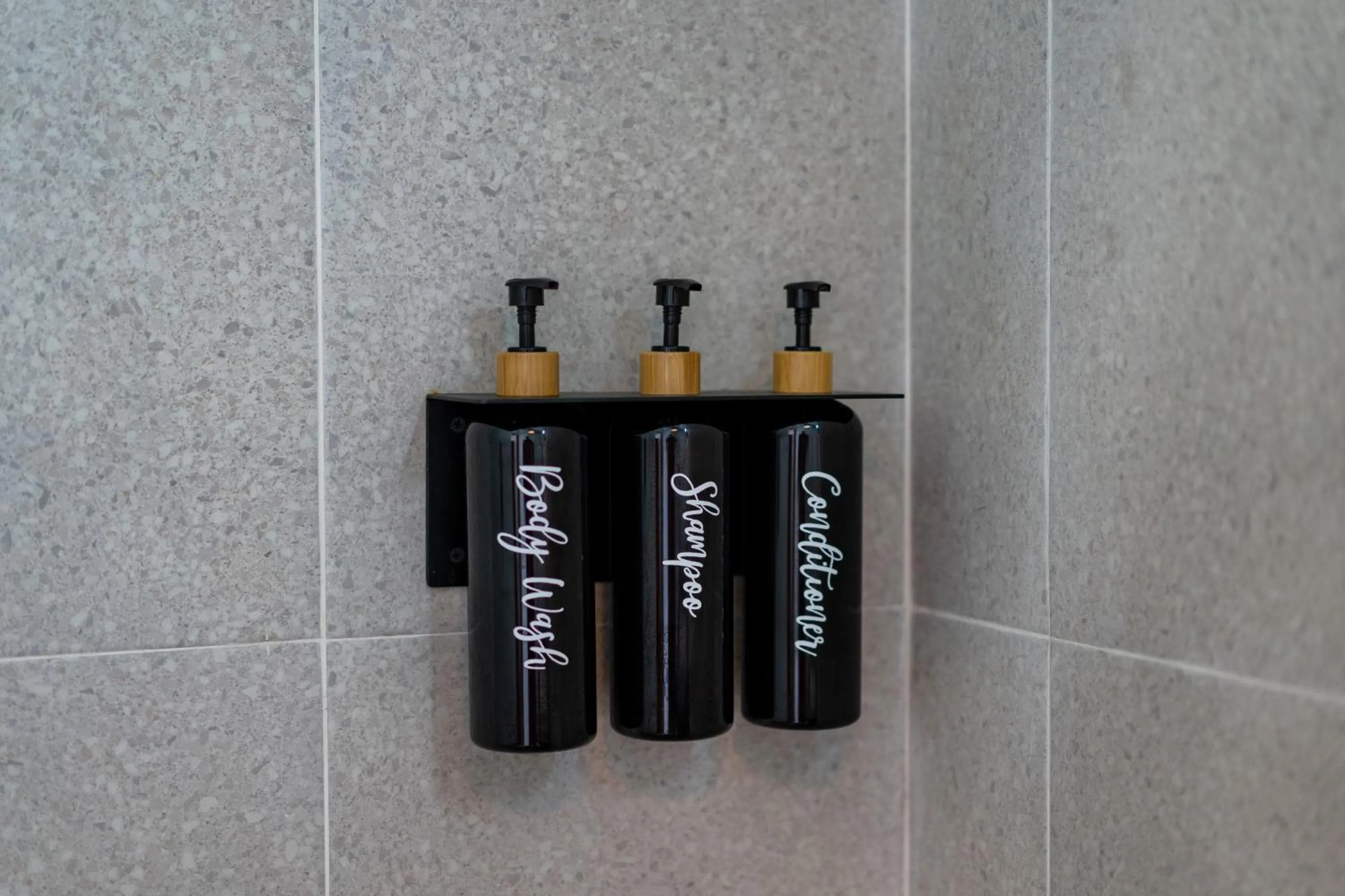 Bathroom in Indigo Blue Ceningan