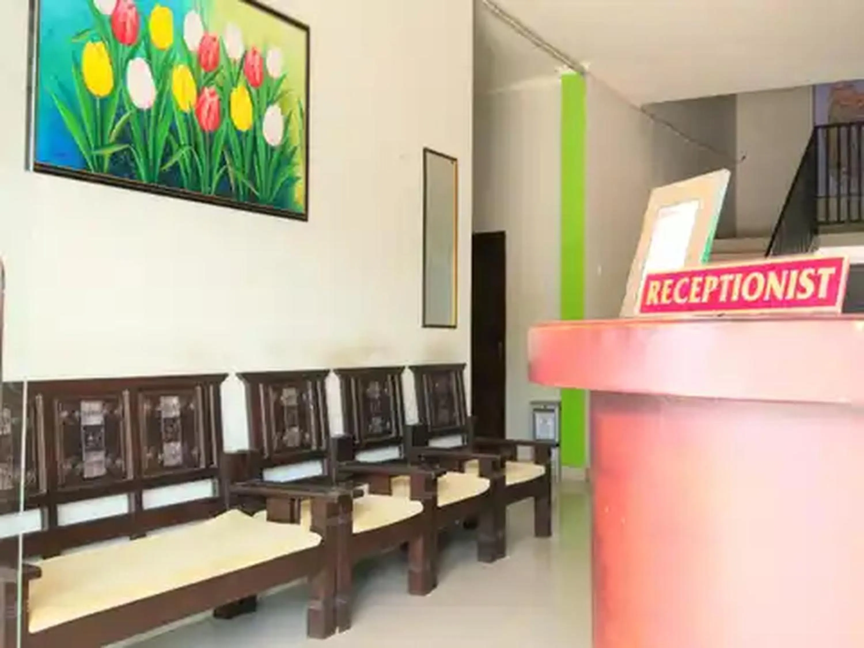 Lobby or reception in RedDoorz at Hotel Nuansa Ngawi