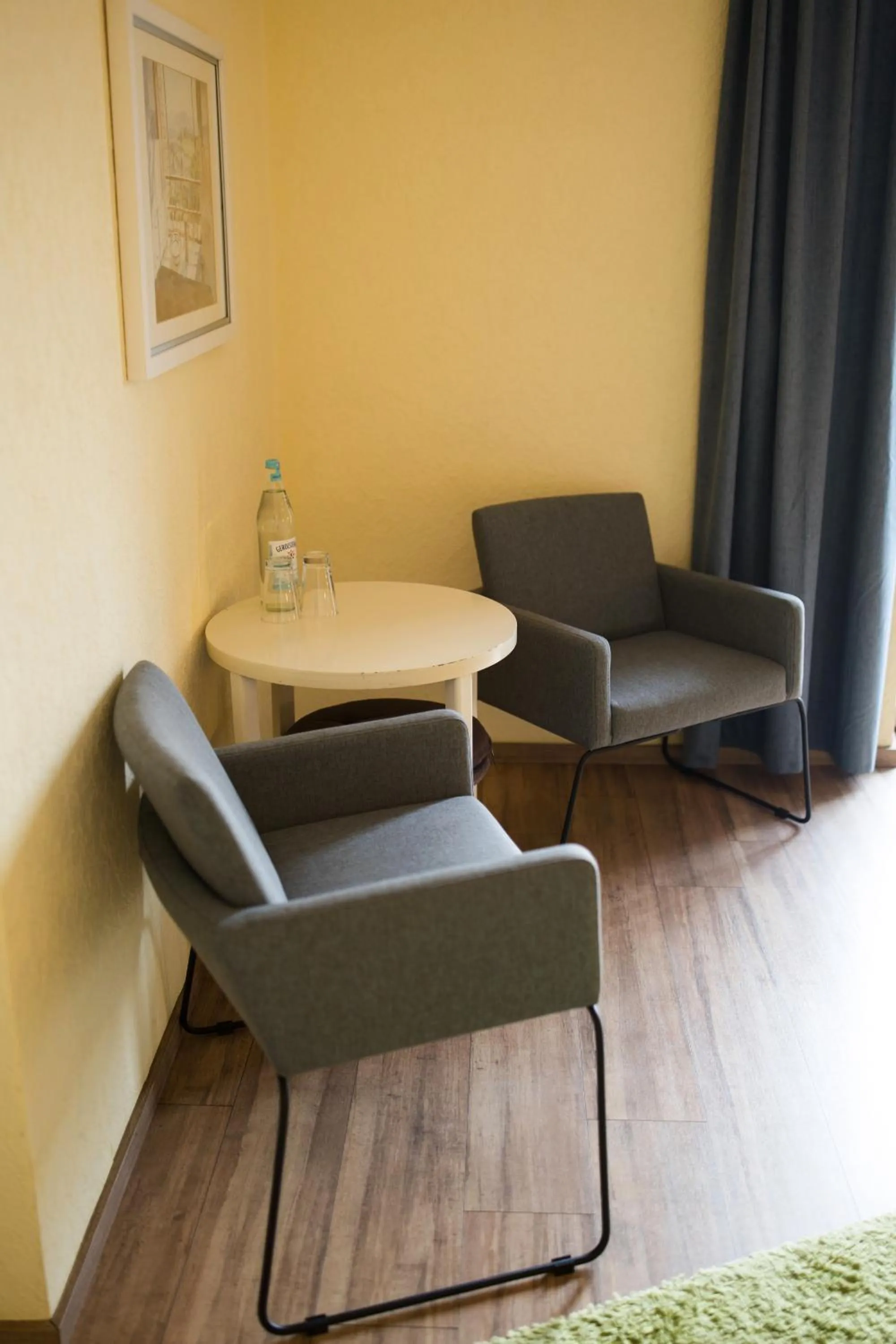 Seating area in RATSKELLER Hotel & Restaurant