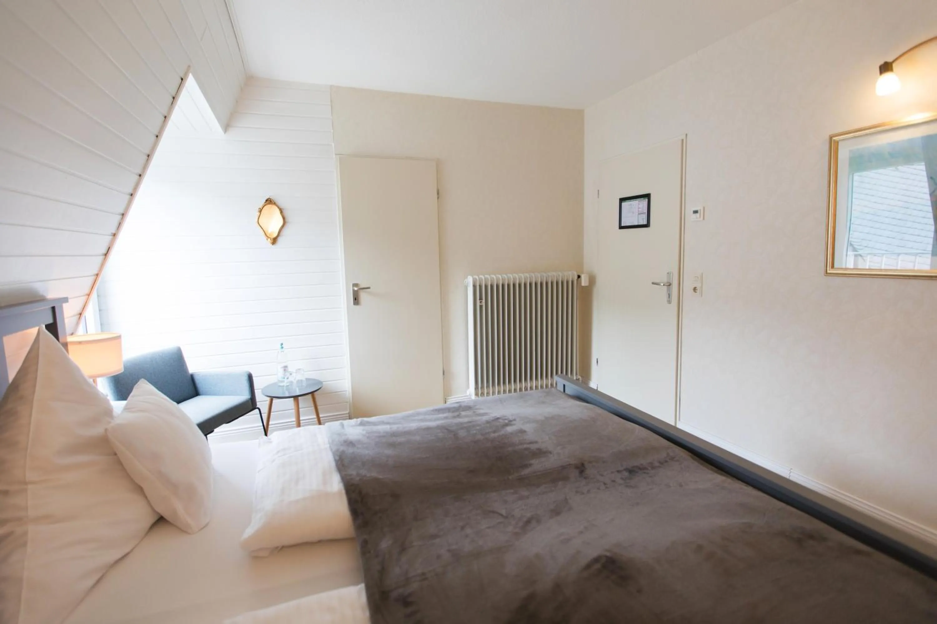 Bed in RATSKELLER Hotel & Restaurant