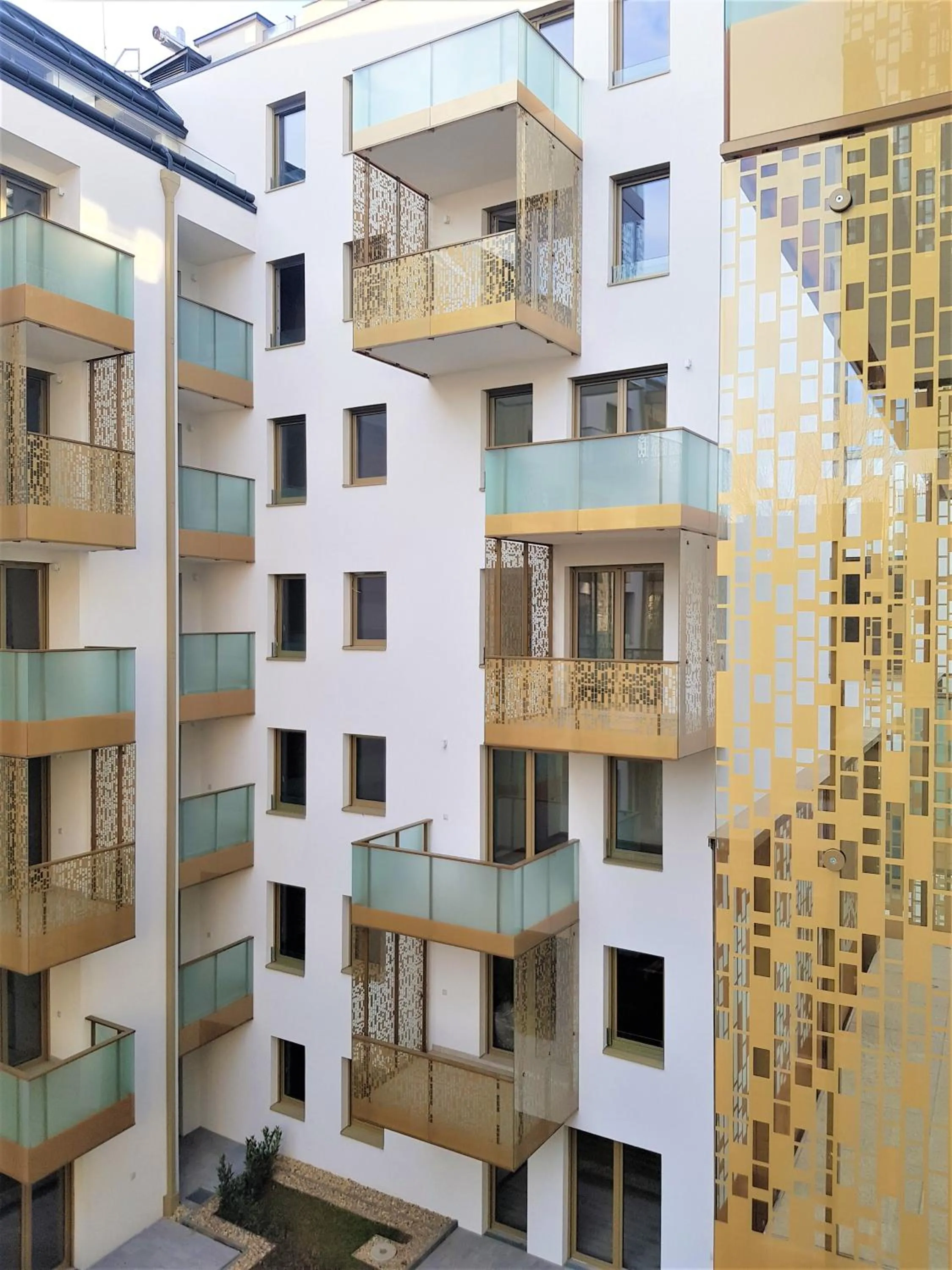 Property building in Vagabond Grand'Or