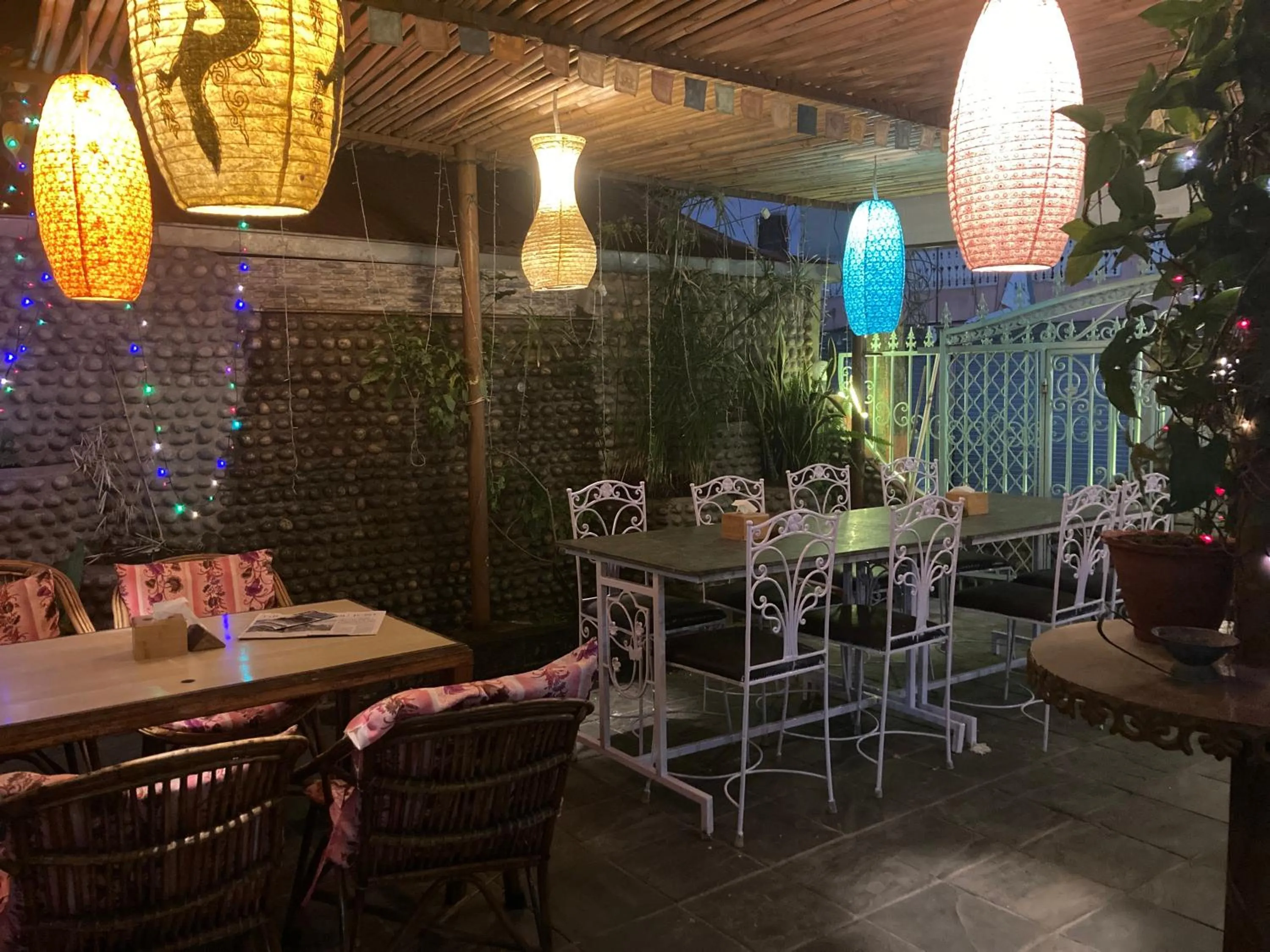 Restaurant/places to eat in Hotel Nightingale