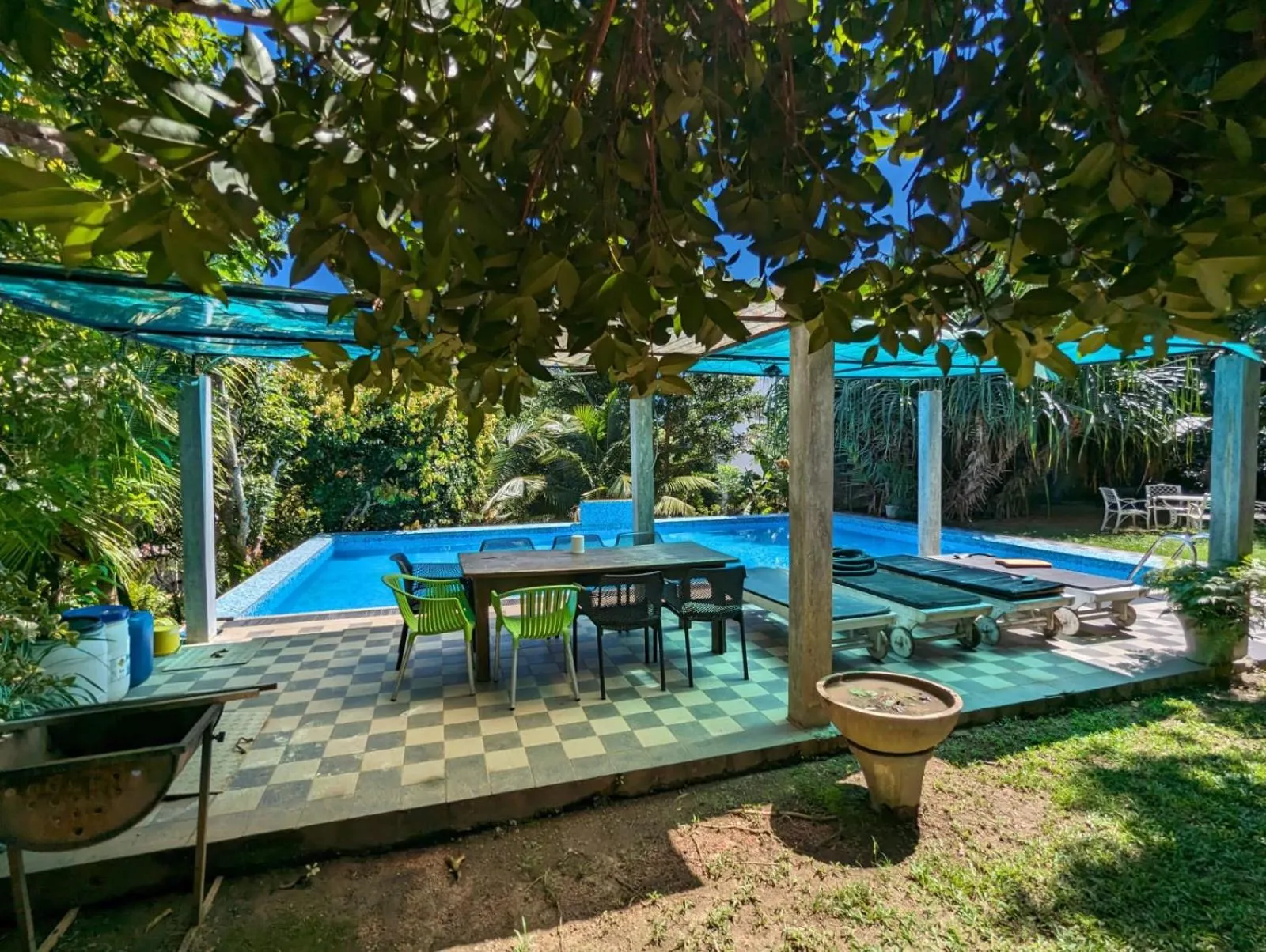 Swimming pool in Green View Villa