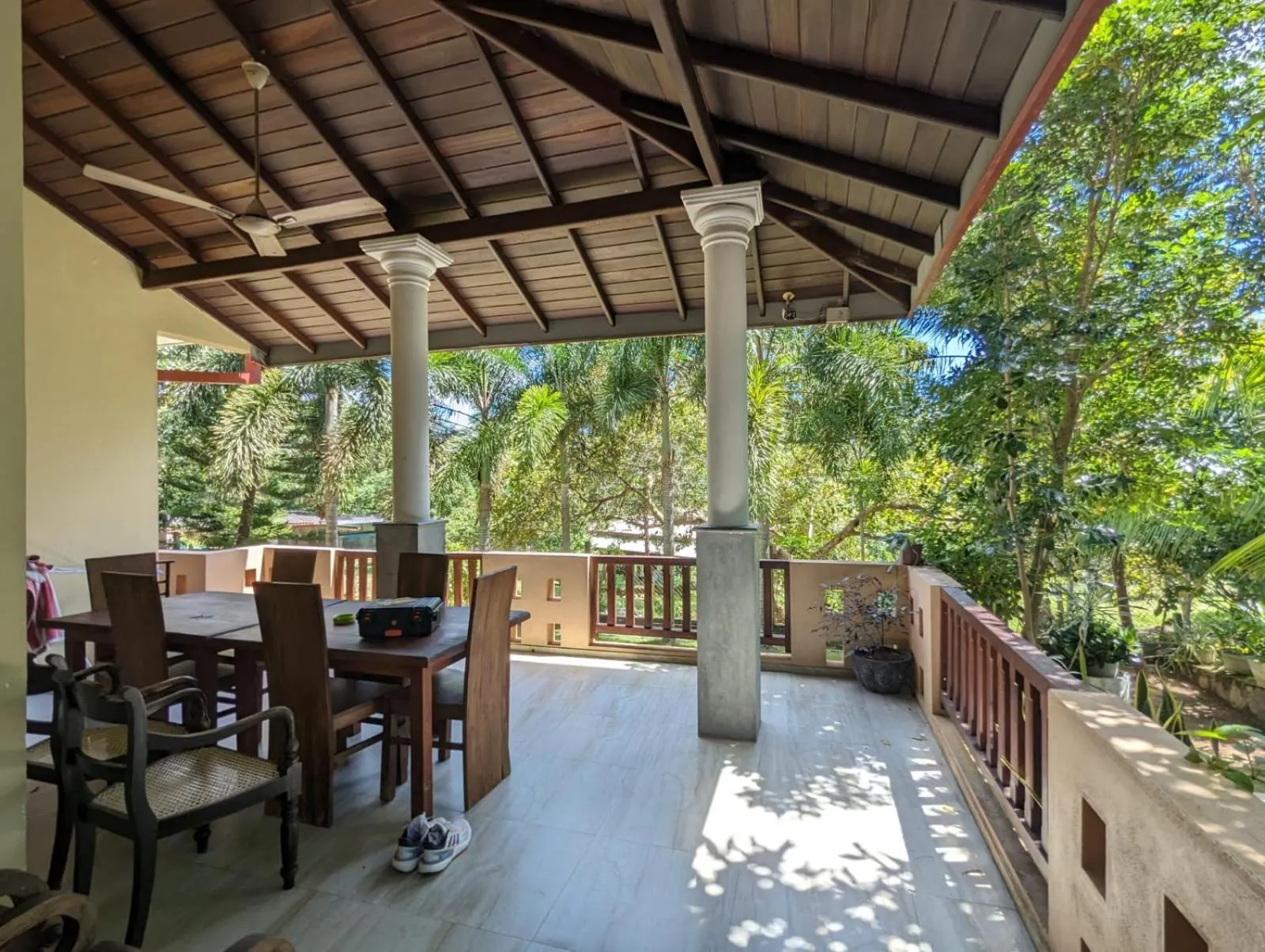 Restaurant/places to eat in Green View Villa