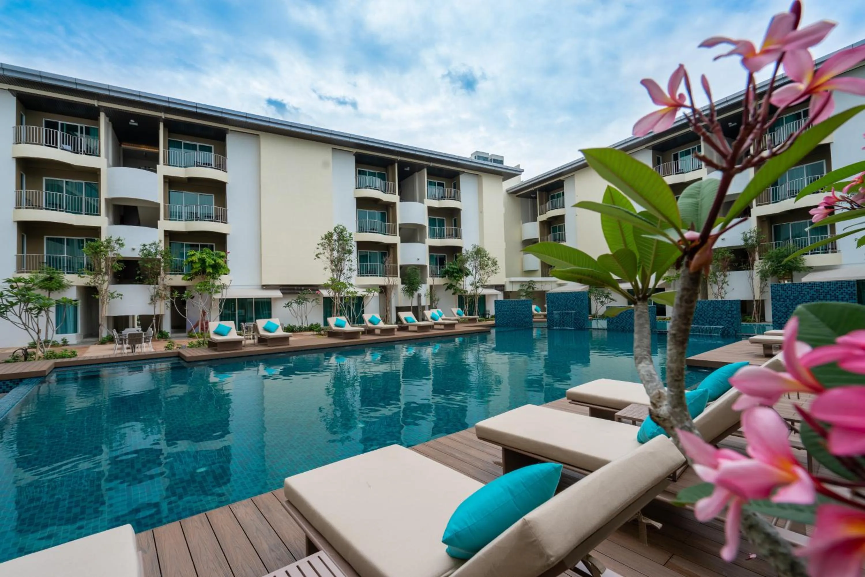 Swimming pool in Mercure Langkawi Pantai Cenang