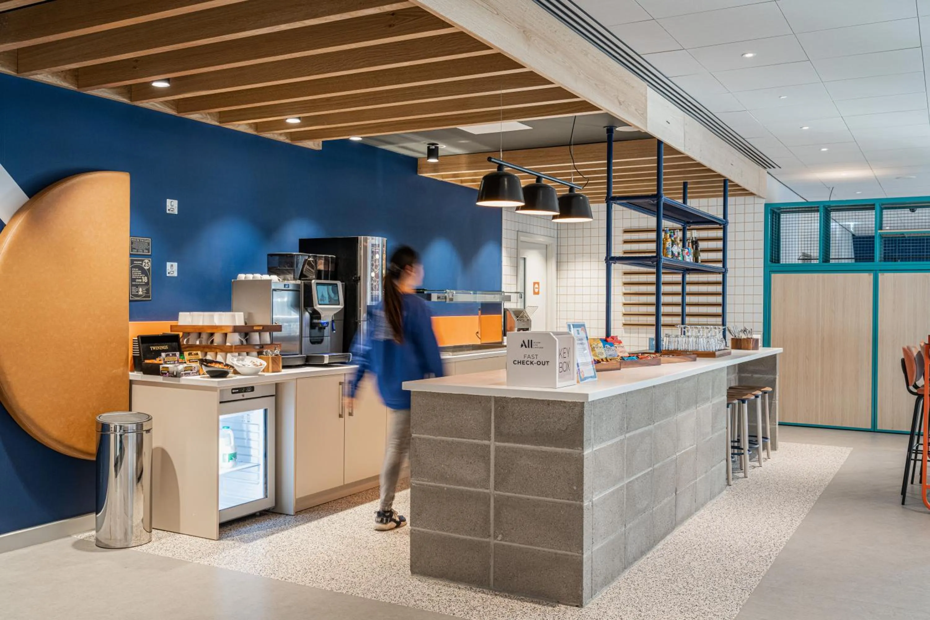 Restaurant/places to eat in ibis budget Manchester Airport T2