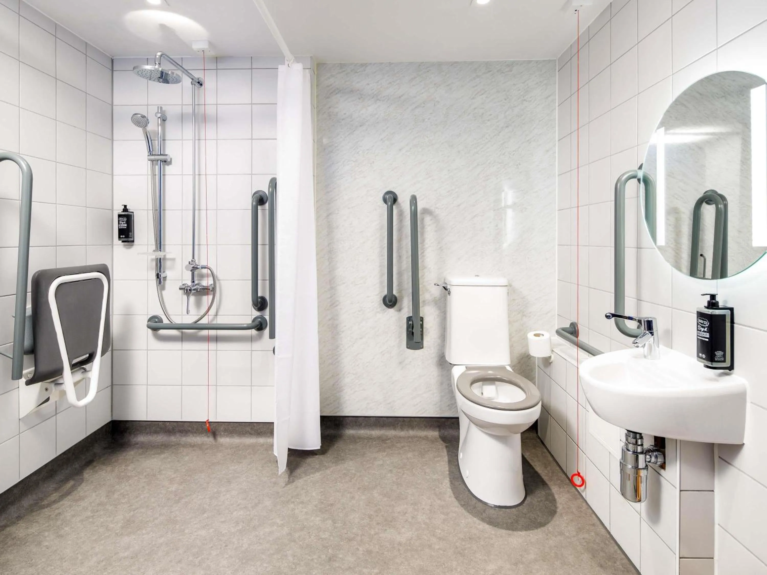 Bedroom in ibis budget Manchester Airport T2