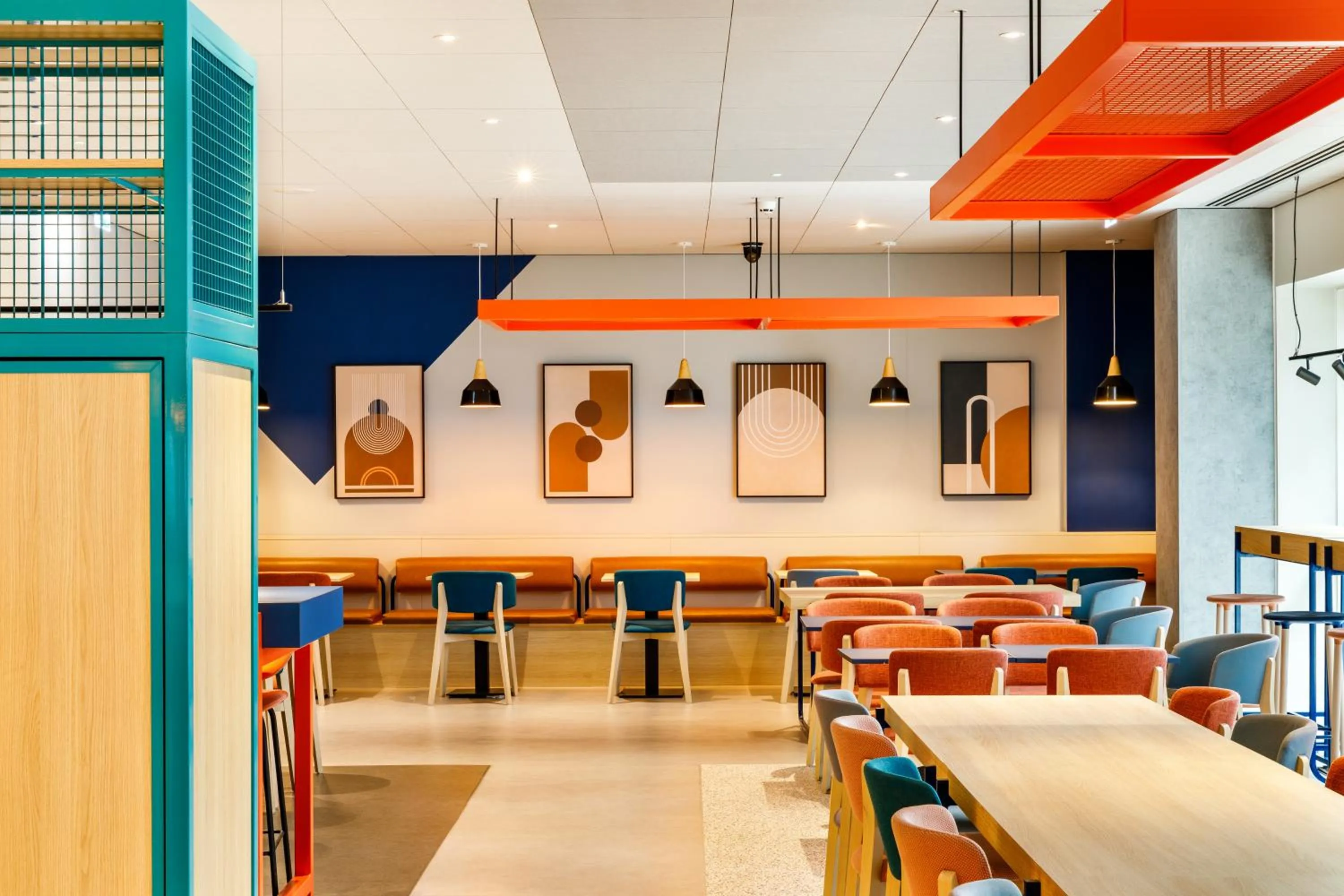 Restaurant/places to eat in ibis budget Manchester Airport T2