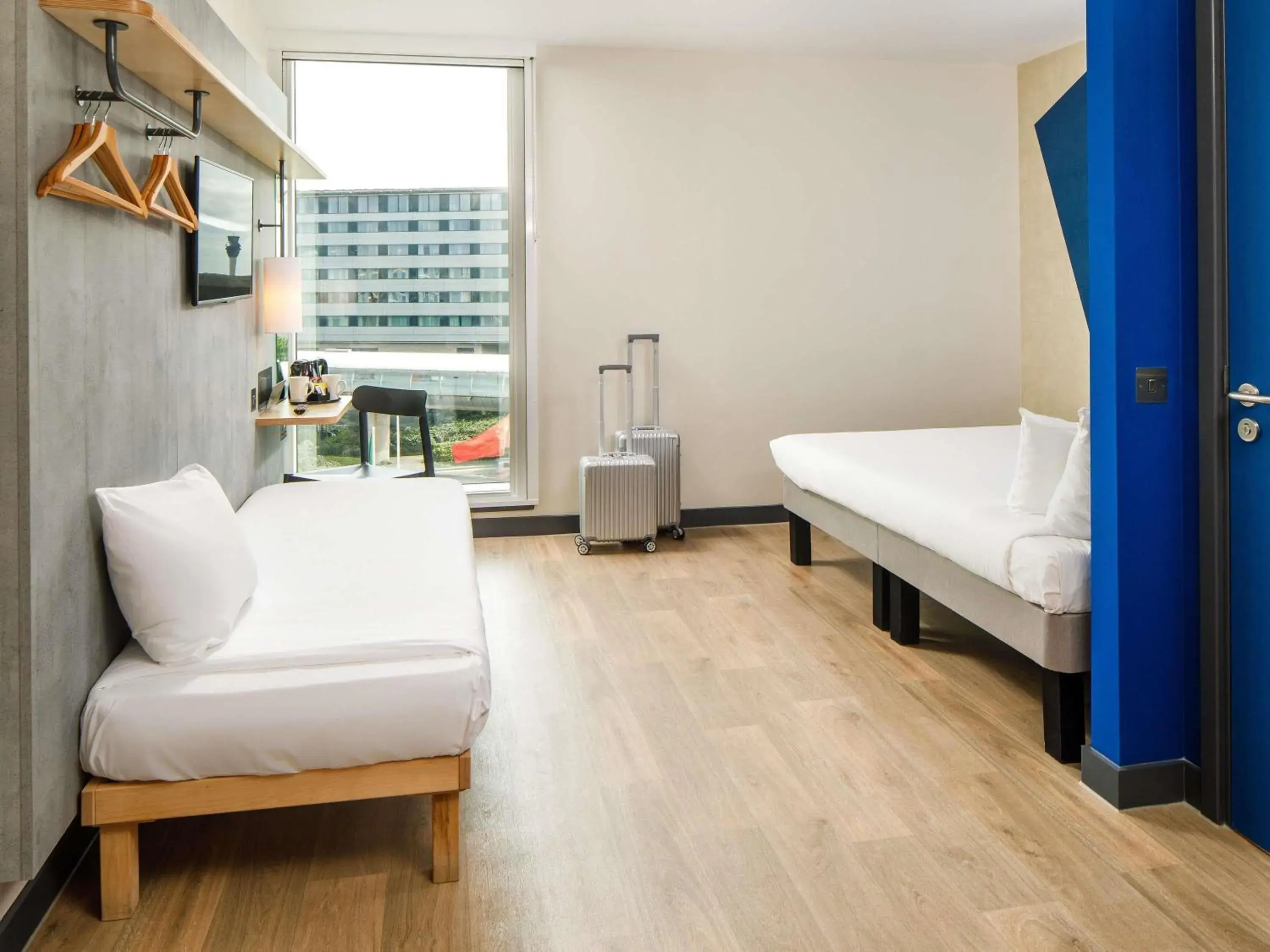 Standard Triple Room with One Double and One Single Bed - single occupancy in ibis budget Manchester Airport T2 Standard Triple Room with One Double and One Single Bed - single occupancy in ibis budget Manchester Airport T2